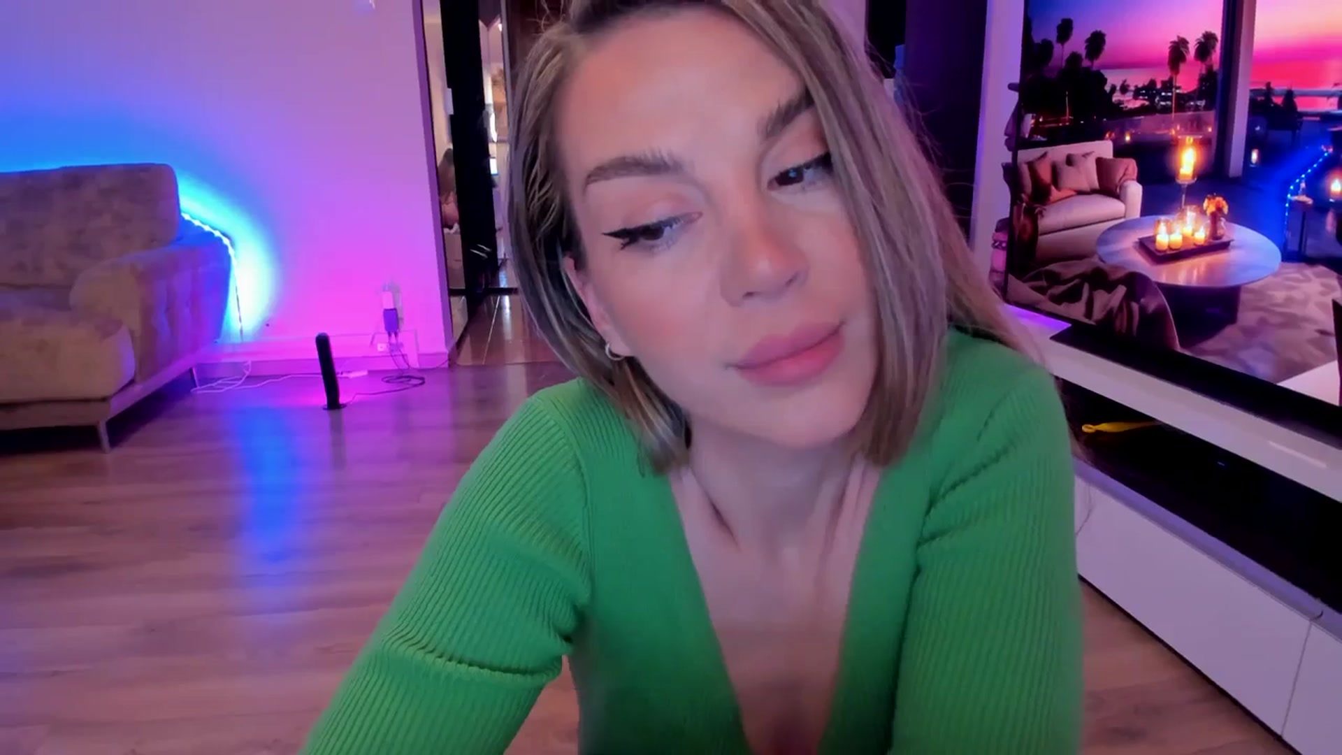 Gallery image thumbnail from Alesia_'s myfreecams stream on, 02/14/2024, 24:28 image 8 of 20