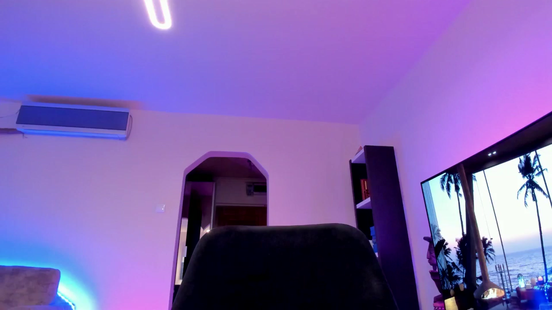 Gallery image thumbnail from Alesia_'s myfreecams stream on, 02/15/2024, 01:24 image 12 of 20