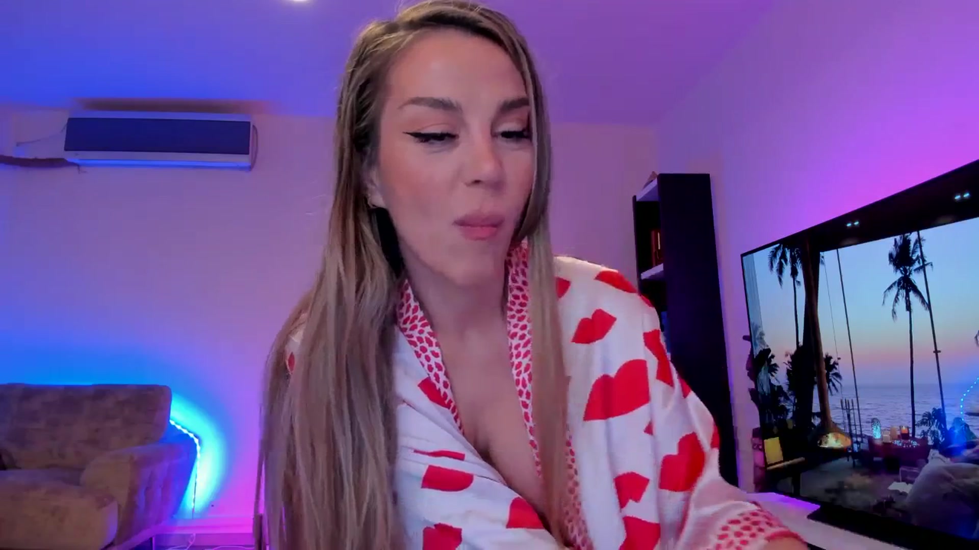 Gallery image thumbnail from Alesia_'s myfreecams stream on, 02/15/2024, 01:33 image 16 of 20