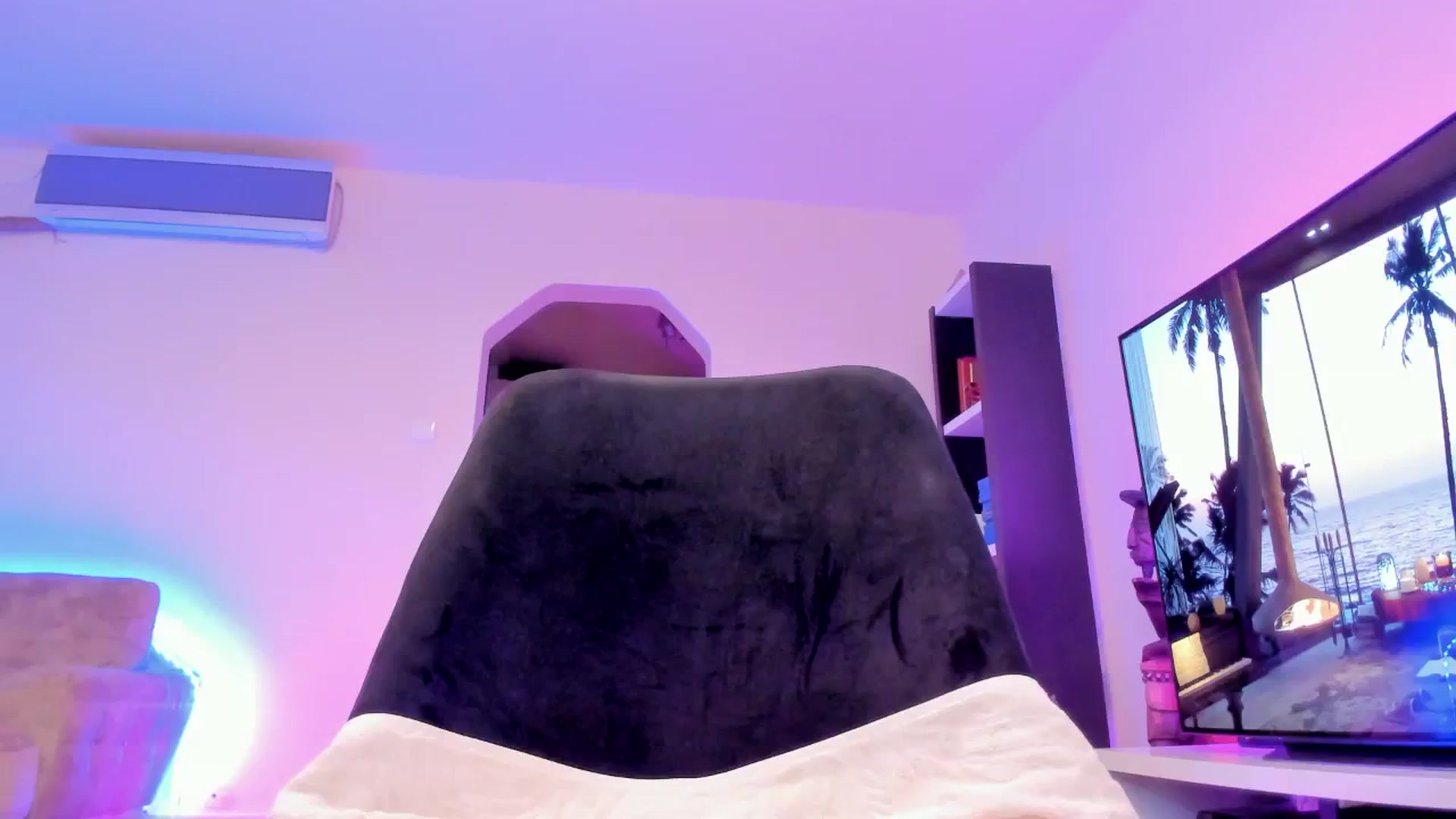 Gallery image thumbnail from Alesia_'s myfreecams stream on, 02/15/2024, 01:33 image 1 of 20