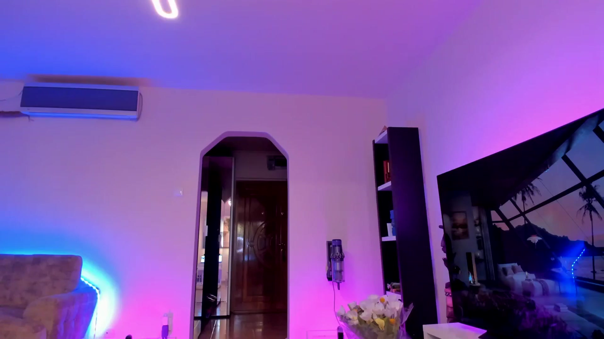 Gallery image thumbnail from Alesia_'s myfreecams stream on, 02/17/2024, 23:16 image 12 of 20