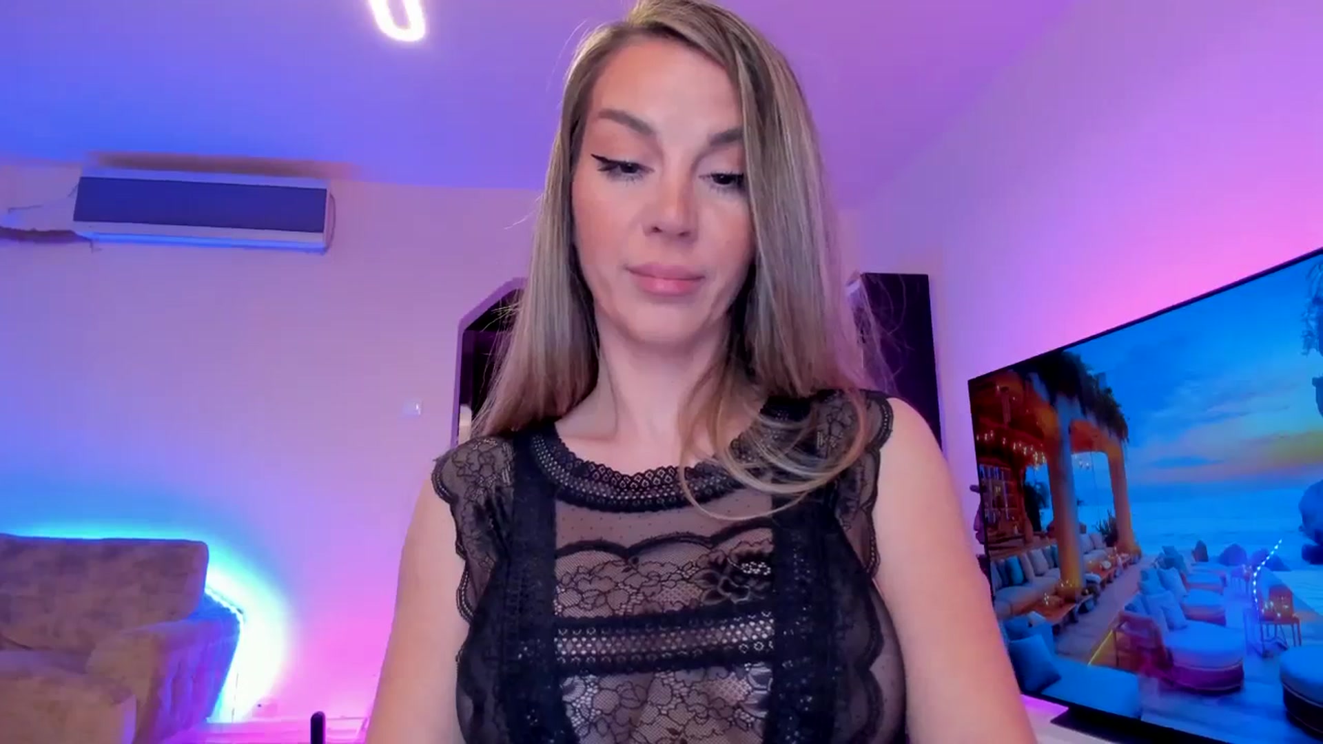 Gallery image thumbnail from Alesia_'s myfreecams stream on, 02/20/2024, 01:30 image 20 of 20