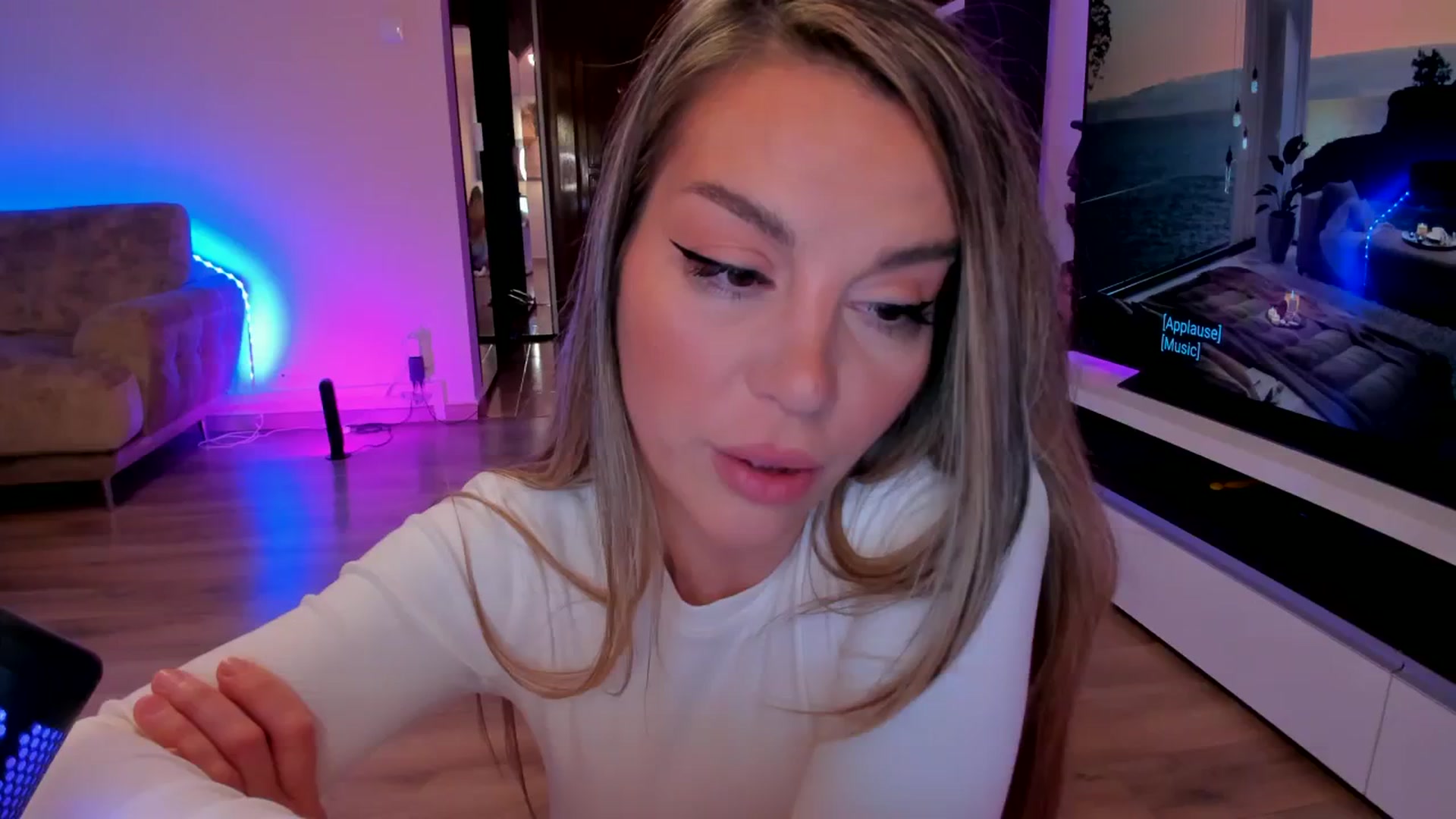 Gallery image thumbnail from Alesia_'s myfreecams stream on, 02/21/2024, 23:19 image 20 of 20