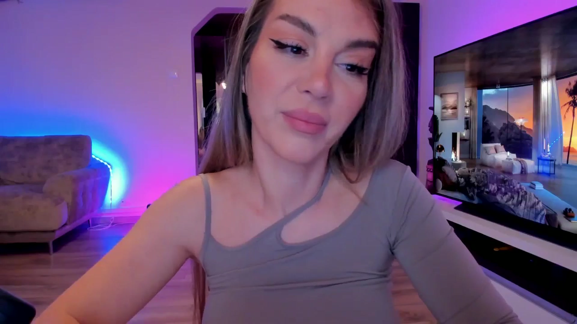Gallery image thumbnail from Alesia_'s myfreecams stream on, 02/22/2024, 23:45 image 4 of 20