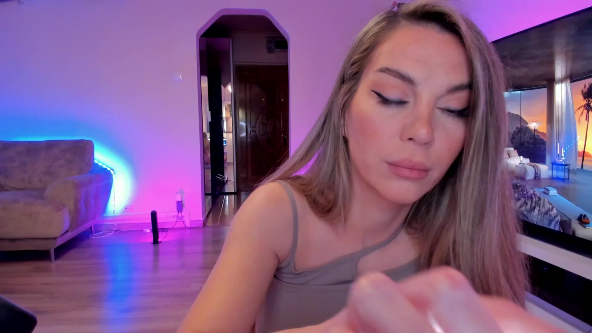 Gallery image thumbnail from Alesia_'s myfreecams stream on, 02/22/2024, 23:45 image 3 of 20