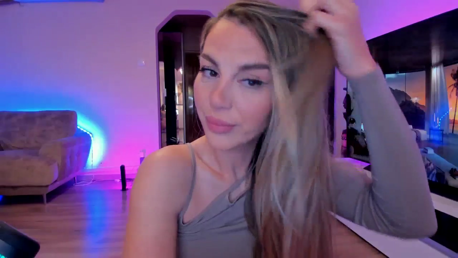 Gallery image thumbnail from Alesia_'s myfreecams stream on, 02/22/2024, 23:45 image 5 of 20