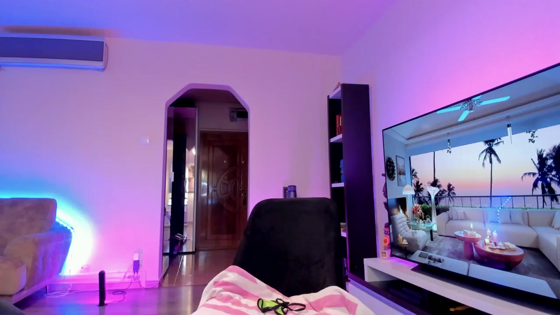 Gallery image thumbnail from Alesia_'s myfreecams stream on, 02/24/2024, 01:21 image 14 of 20