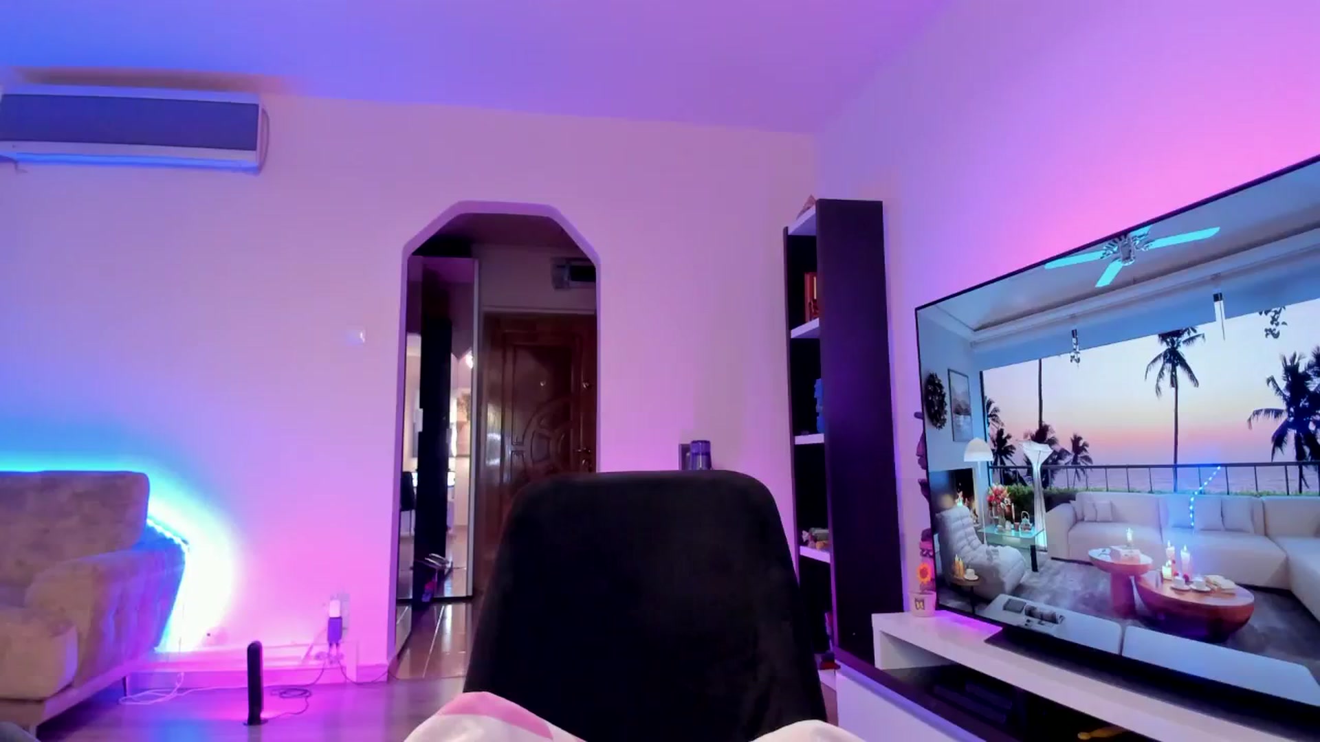 Gallery image thumbnail from Alesia_'s myfreecams stream on, 02/24/2024, 01:21 image 16 of 20