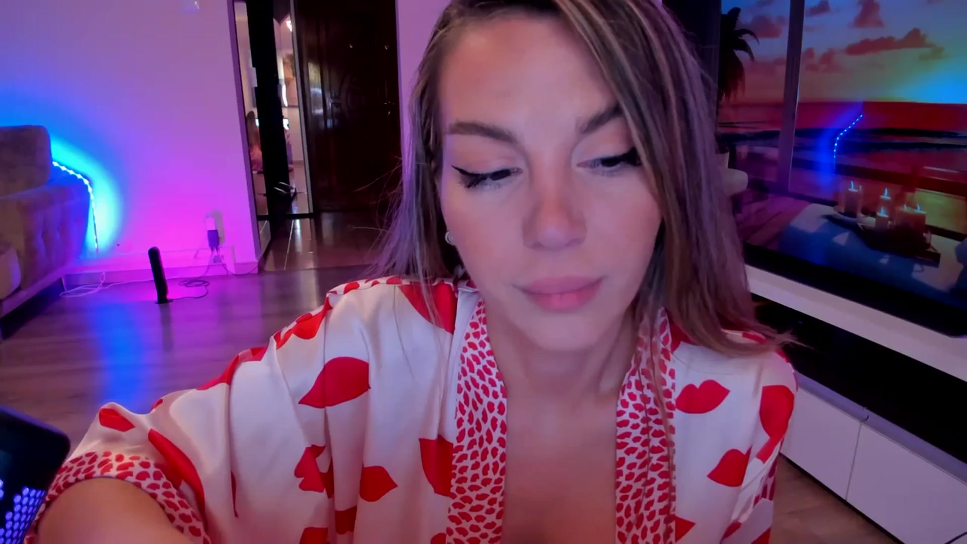 Gallery image thumbnail from Alesia_'s myfreecams stream on, 02/25/2024, 24:26 image 17 of 20