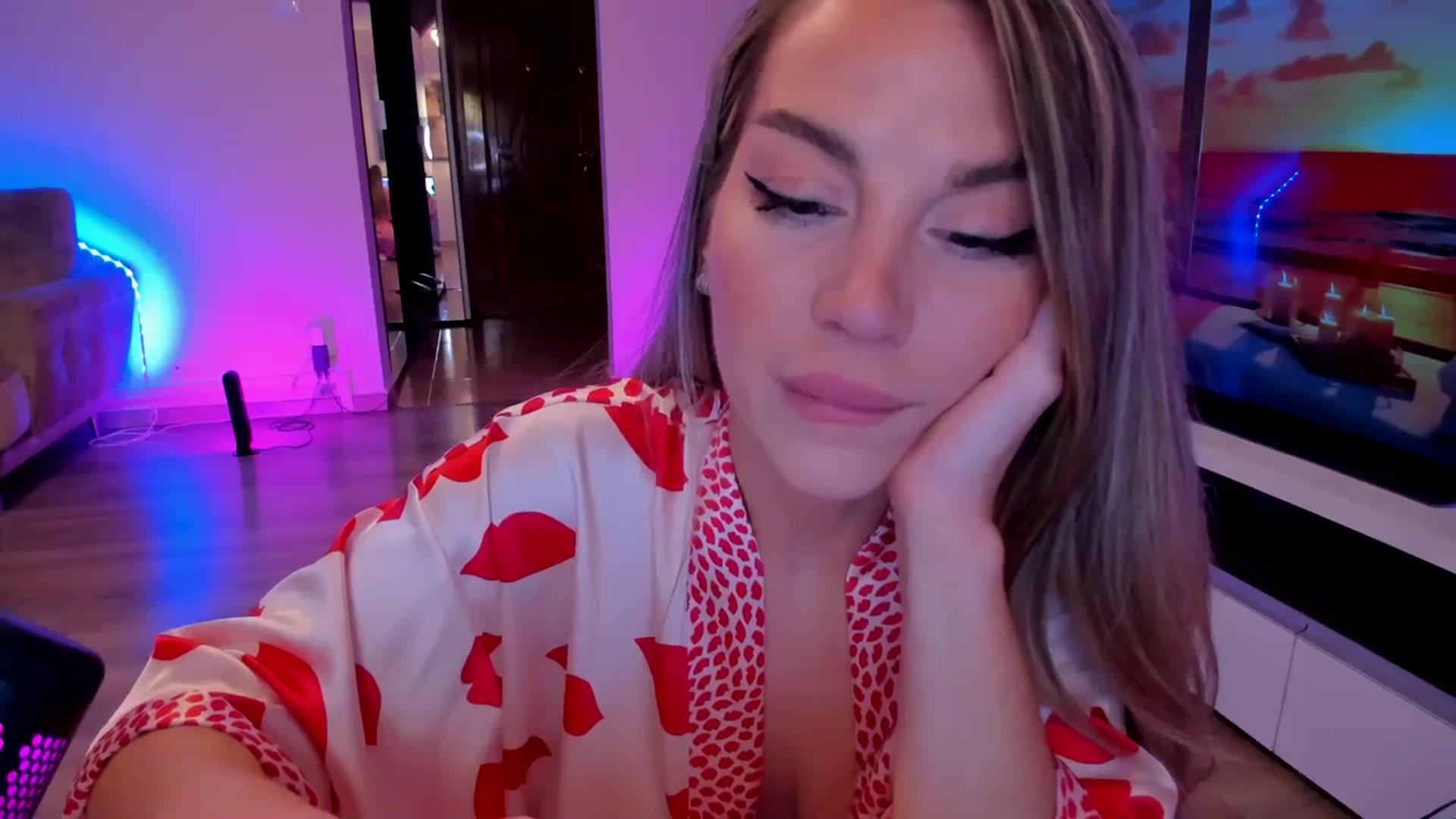 Gallery image thumbnail from Alesia_'s myfreecams stream on, 02/25/2024, 24:26 image 18 of 20