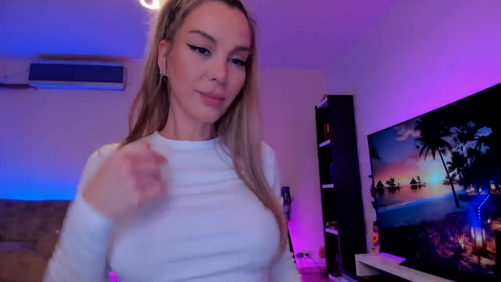 Gallery image thumbnail from Alesia_'s myfreecams stream on, 02/29/2024, 24:28 image 13 of 20