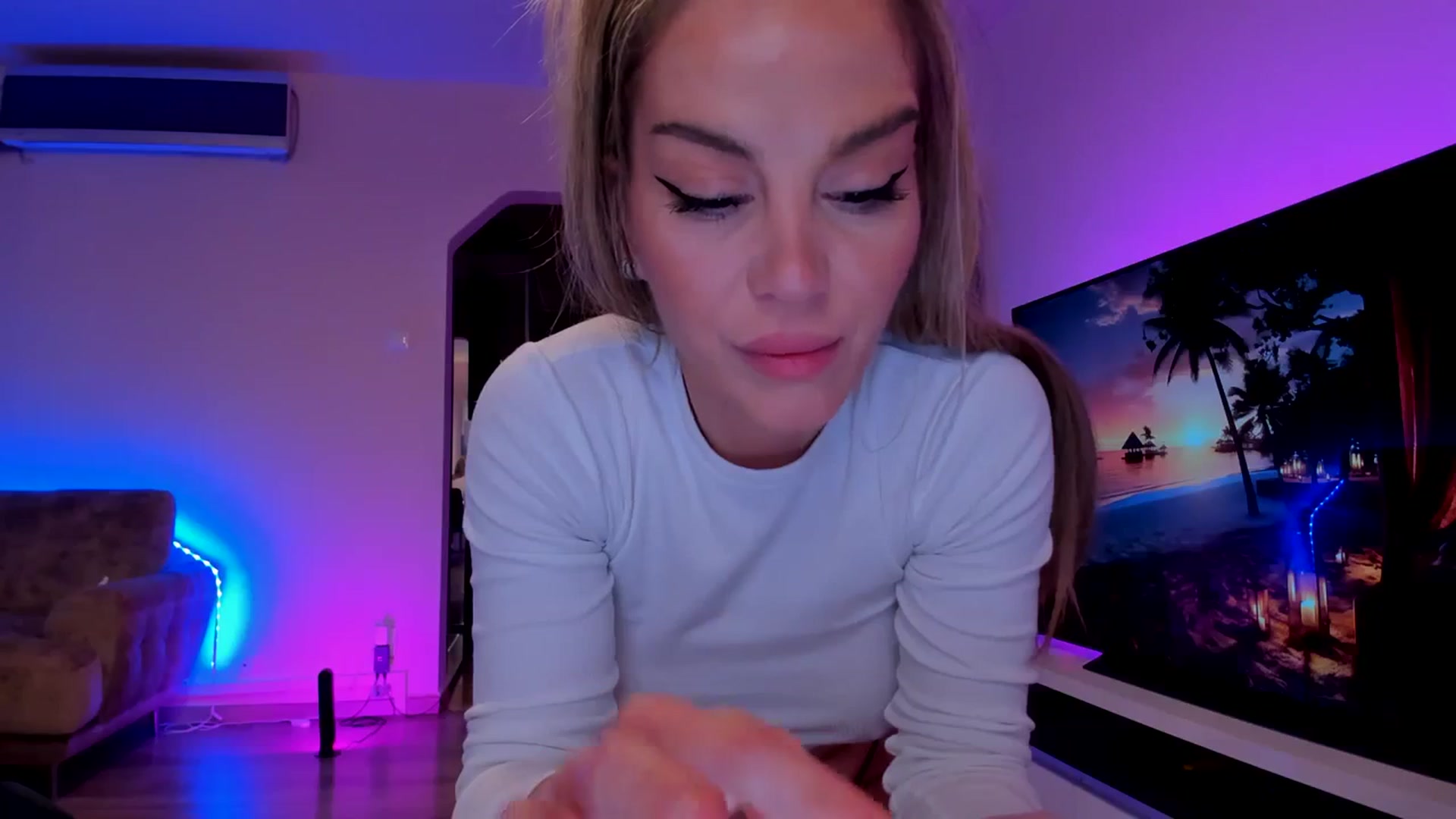 Gallery image thumbnail from Alesia_'s myfreecams stream on, 02/29/2024, 03:24 image 9 of 20