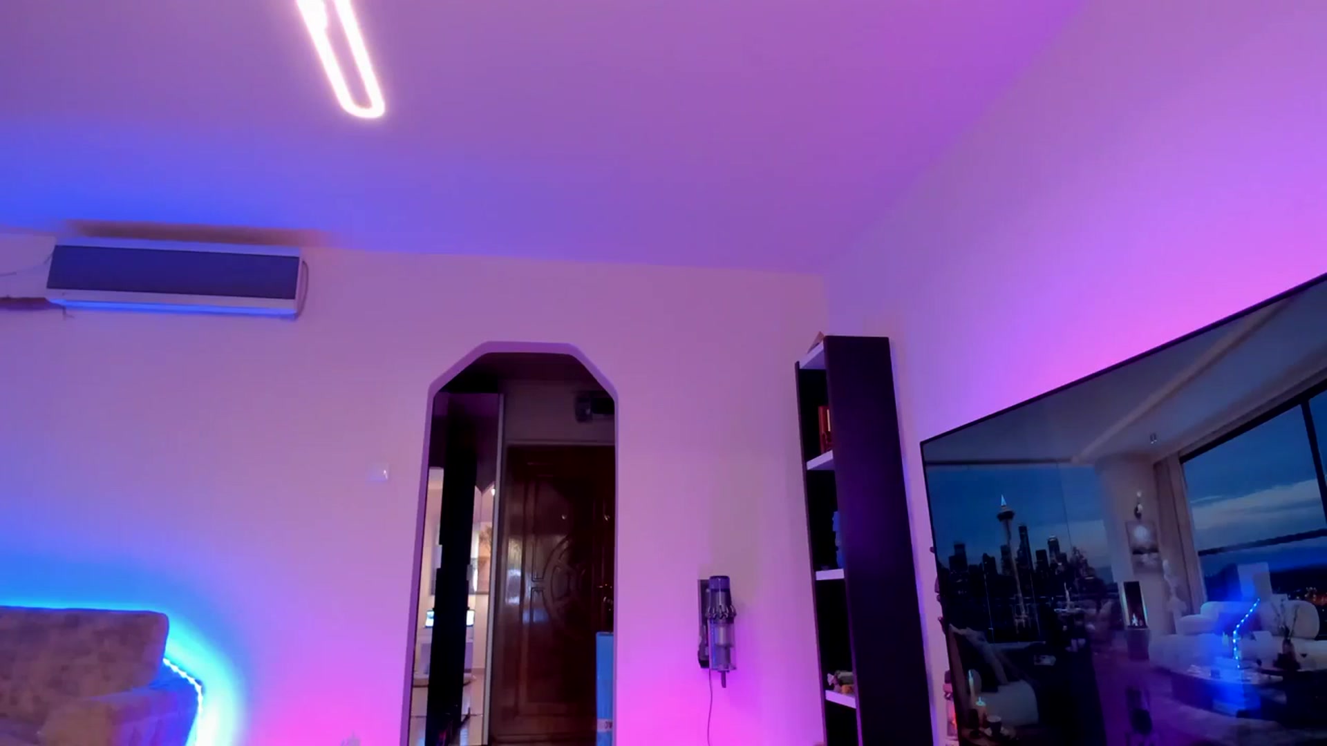 Gallery image thumbnail from Alesia_'s myfreecams stream on, 03/03/2024, 24:18 image 2 of 20