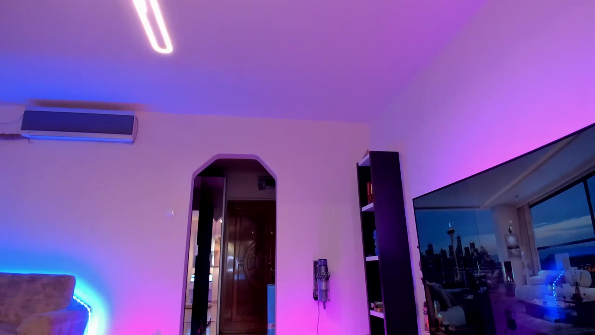 Gallery image thumbnail from Alesia_'s myfreecams stream on, 03/03/2024, 24:18 image 3 of 20