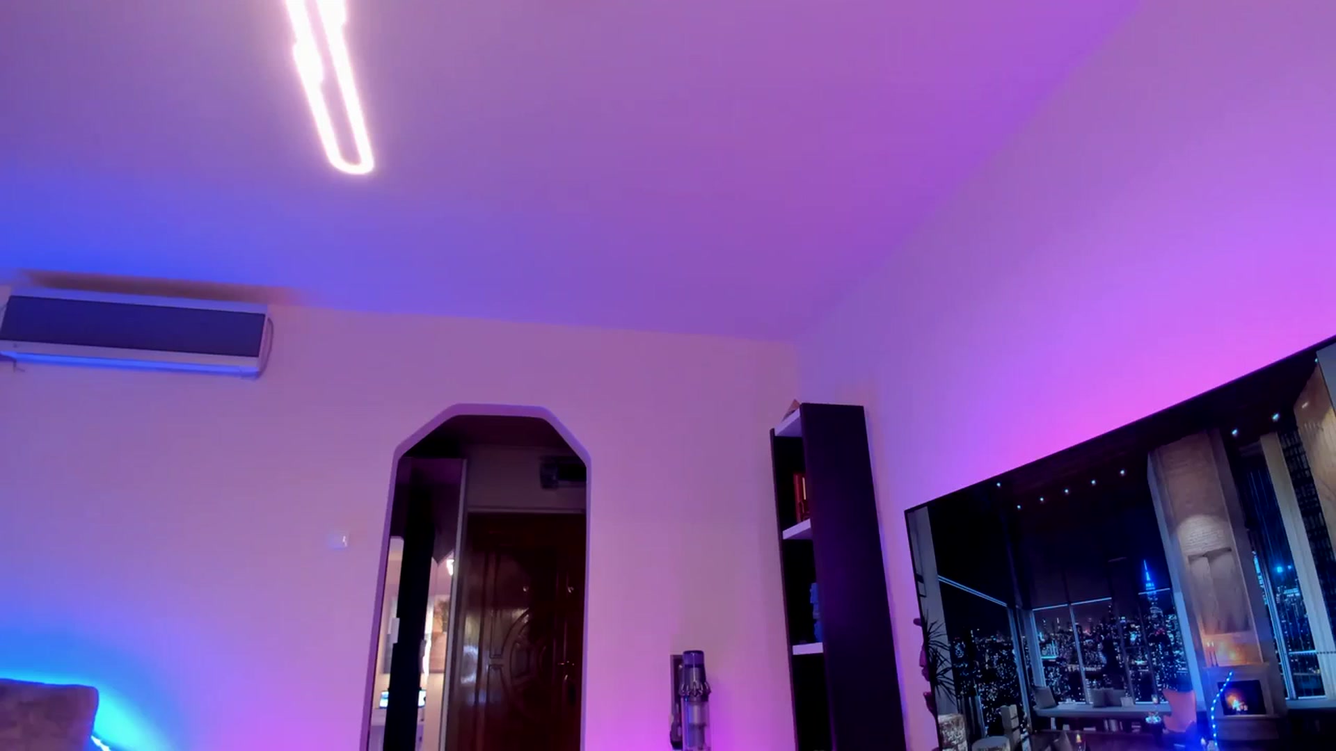 Gallery image thumbnail from Alesia_'s myfreecams stream on, 03/06/2024, 22:45 image 7 of 20