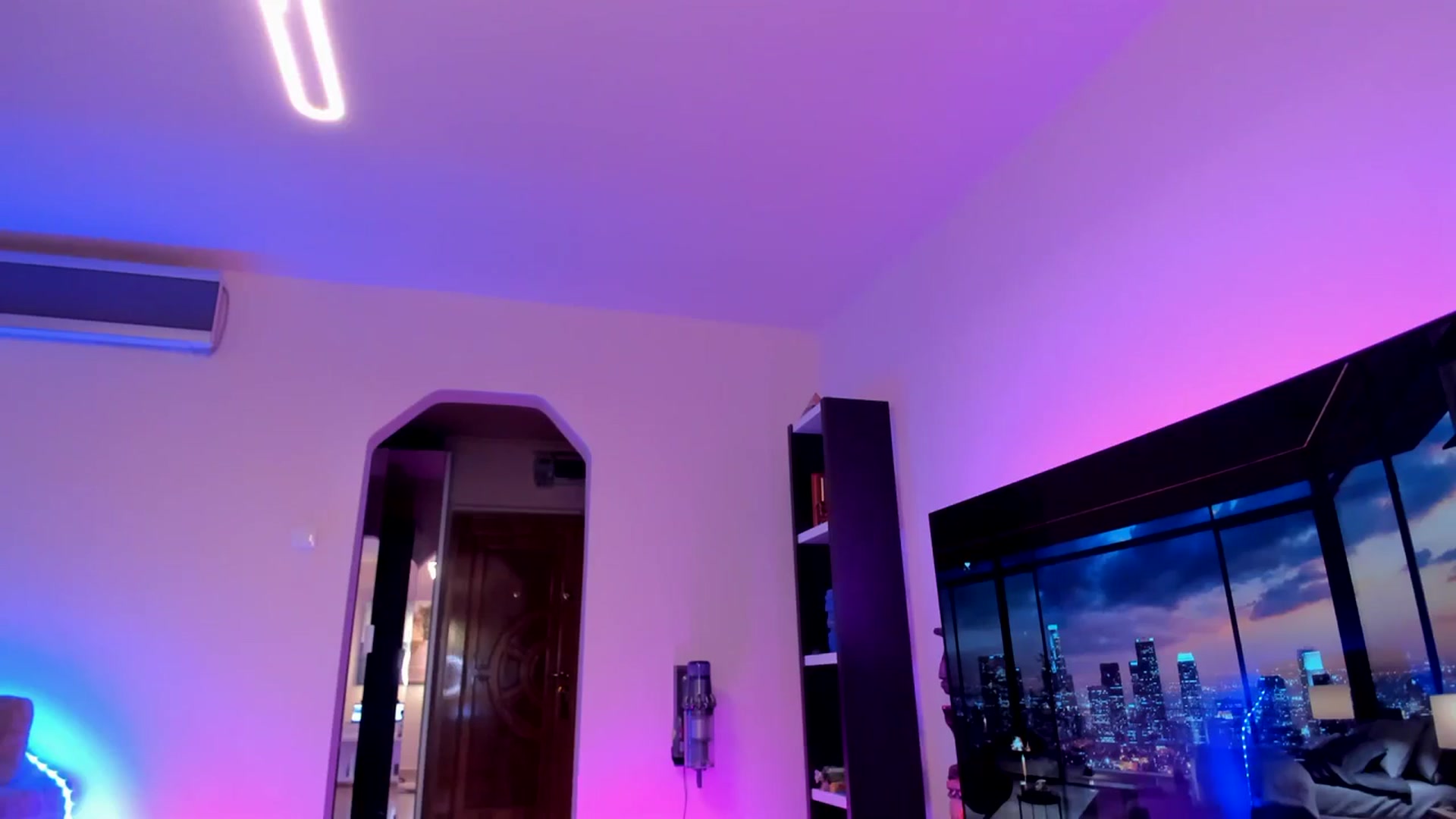 Gallery image thumbnail from Alesia_'s myfreecams stream on, 03/08/2024, 24:03 image 11 of 20