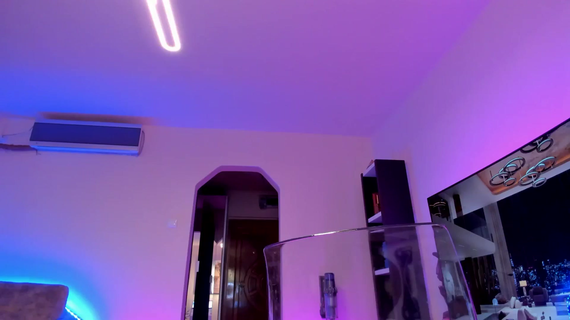 Gallery image thumbnail from Alesia_'s myfreecams stream on, 03/12/2024, 24:15 image 2 of 20