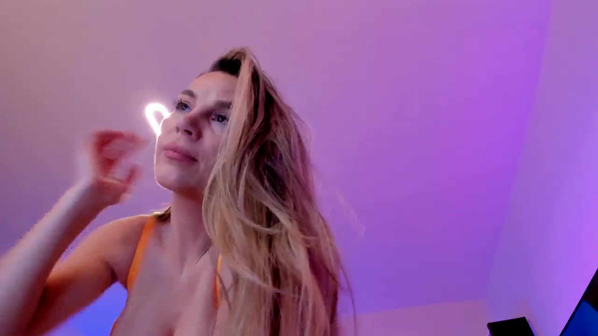 Gallery image thumbnail from Alesia_'s myfreecams stream on, 03/18/2024, 24:00 image 7 of 20