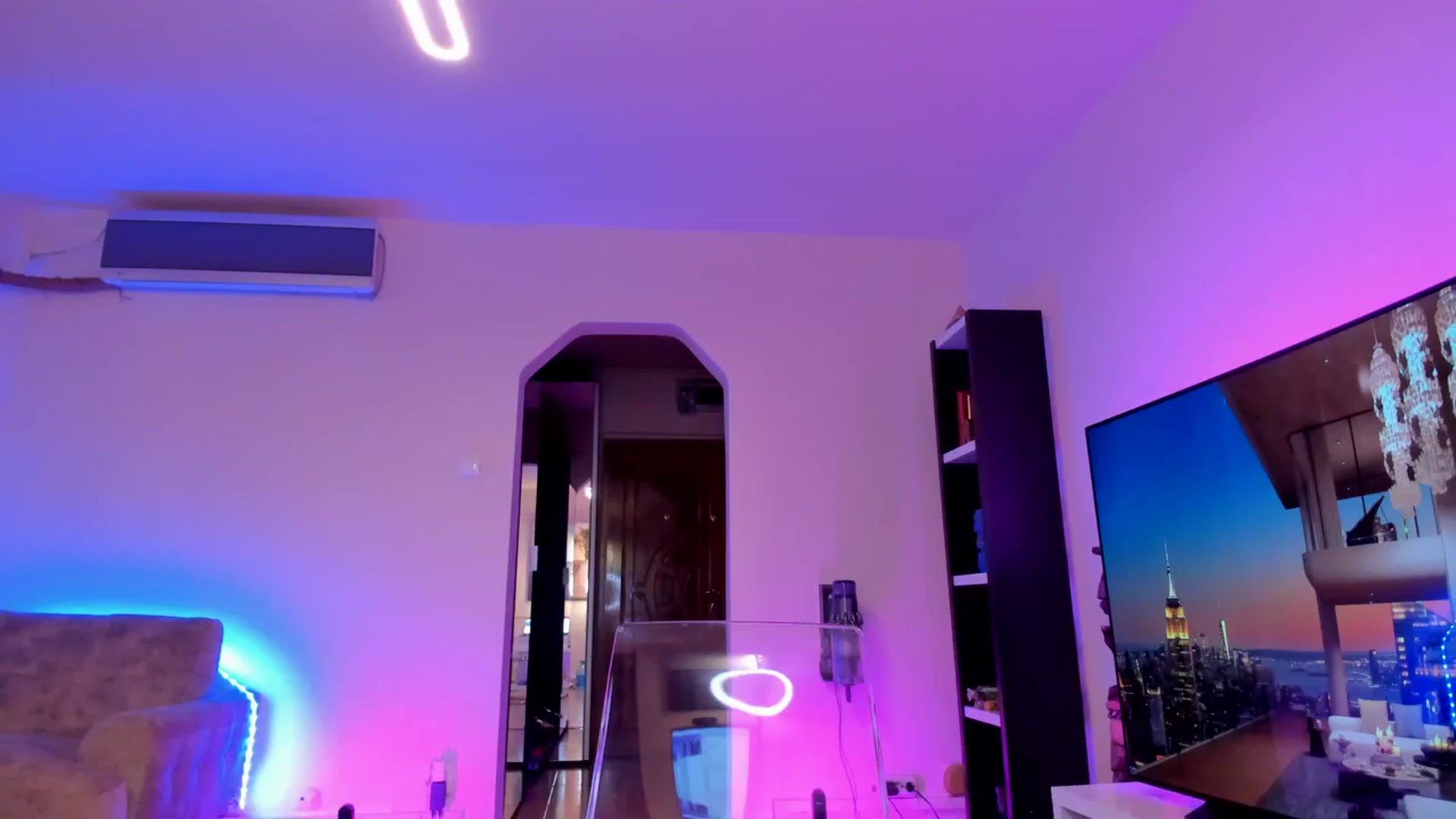 Gallery image thumbnail from Alesia_'s myfreecams stream on, 03/19/2024, 24:37 image 15 of 20