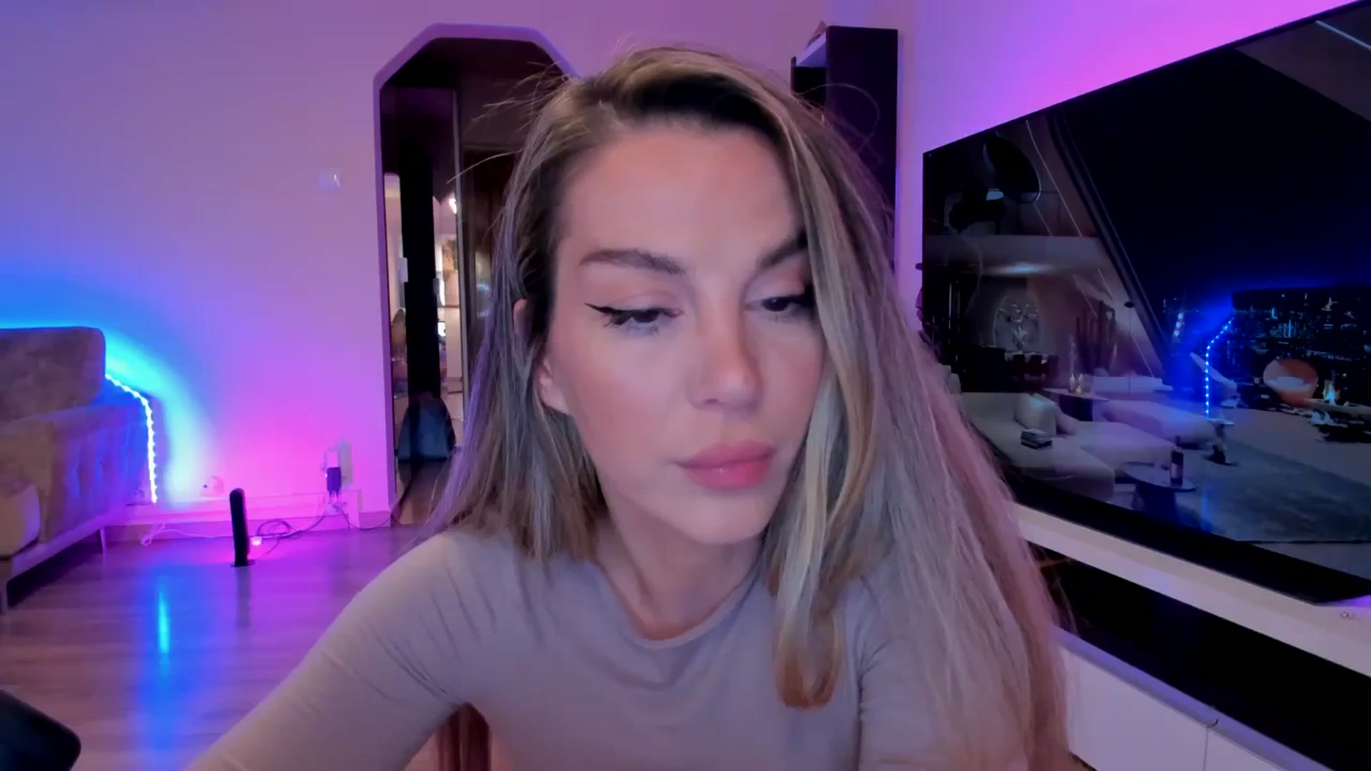 Gallery image thumbnail from Alesia_'s myfreecams stream on, 03/26/2024, 23:46 image 17 of 20