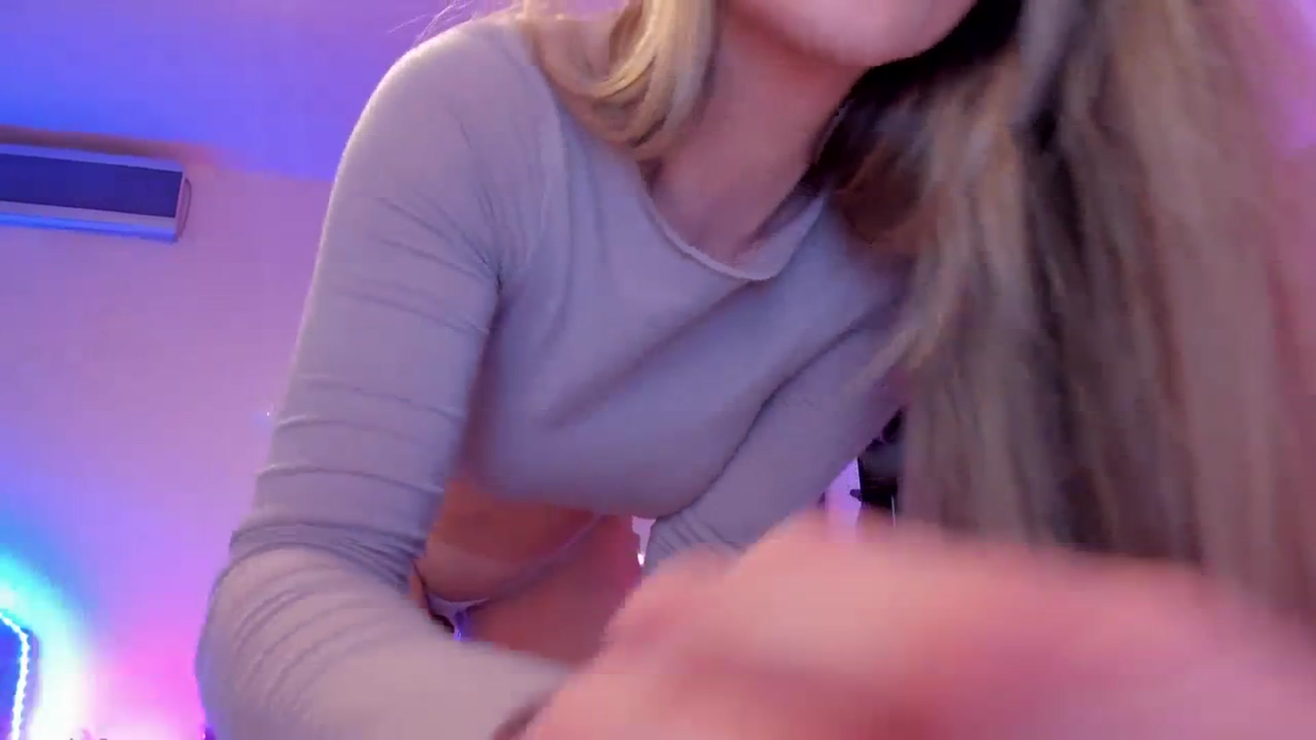 Gallery image thumbnail from Alesia_'s myfreecams stream on, 03/26/2024, 23:46 image 5 of 20