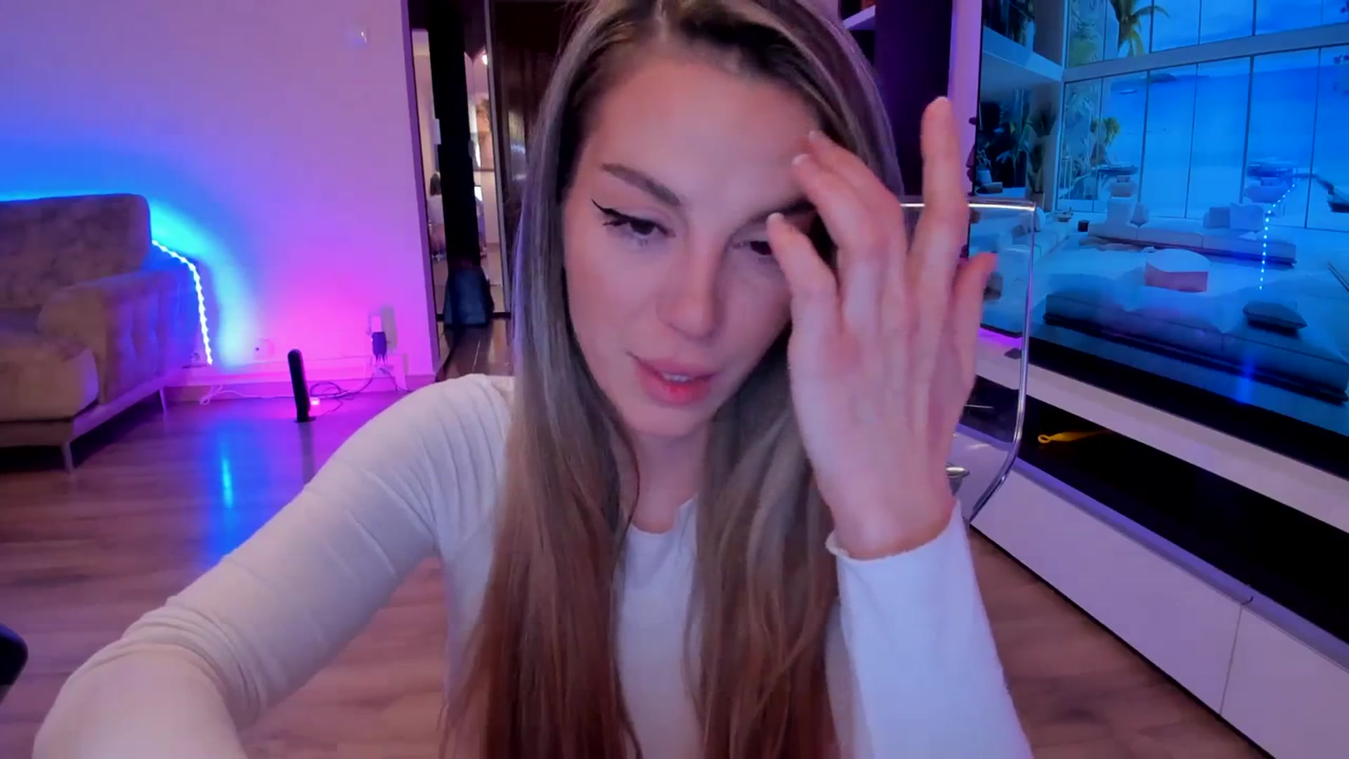 Gallery image thumbnail from Alesia_'s myfreecams stream on, 03/28/2024, 24:28 image 9 of 20