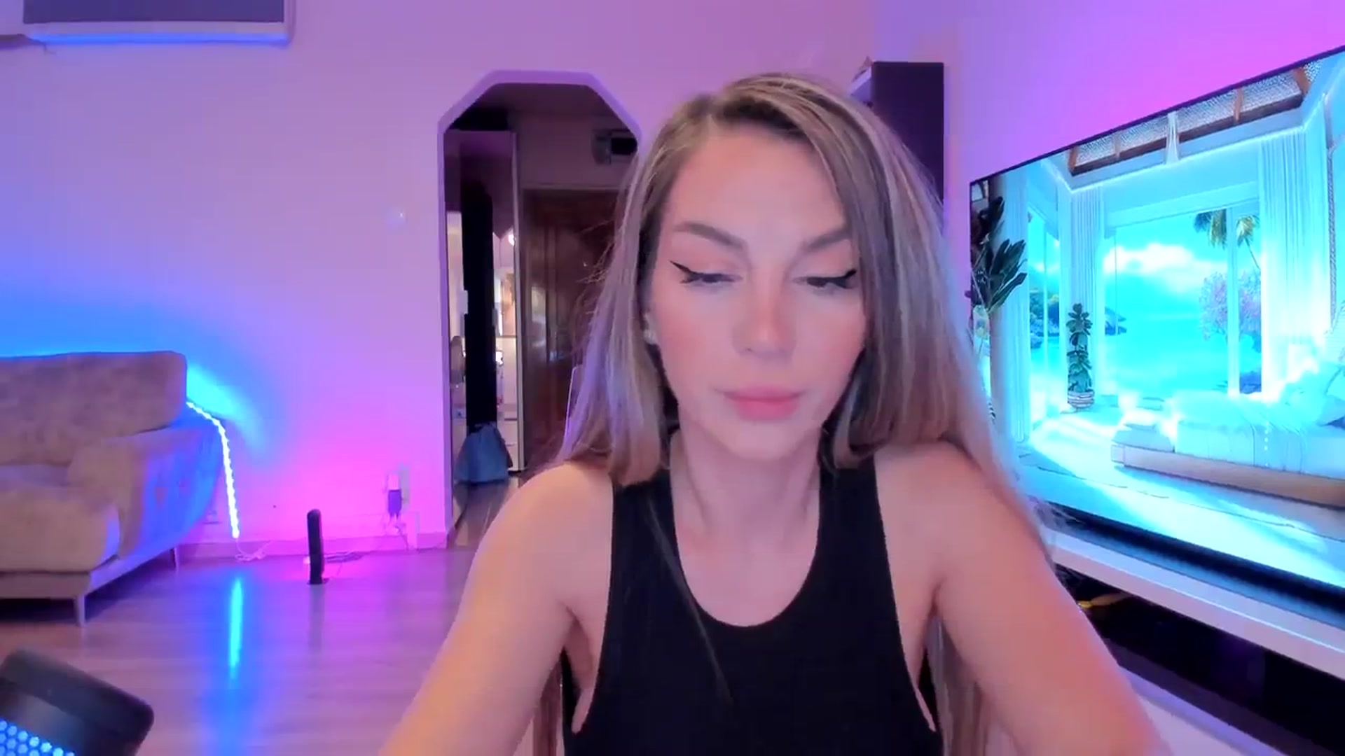 Gallery image thumbnail from Alesia_'s myfreecams stream on, 04/05/2024, 23:23 image 20 of 20