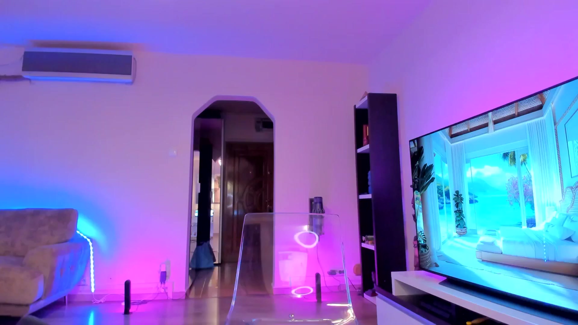 Gallery image thumbnail from Alesia_'s myfreecams stream on, 04/05/2024, 23:23 image 19 of 20