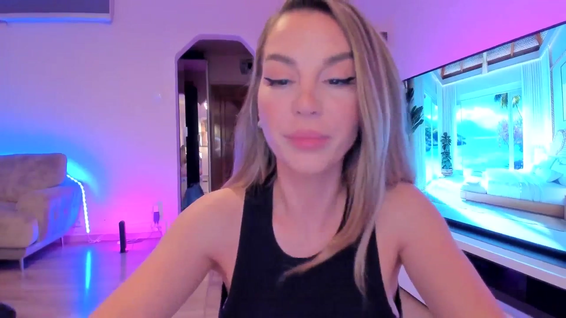 Gallery image thumbnail from Alesia_'s myfreecams stream on, 04/05/2024, 23:23 image 4 of 20