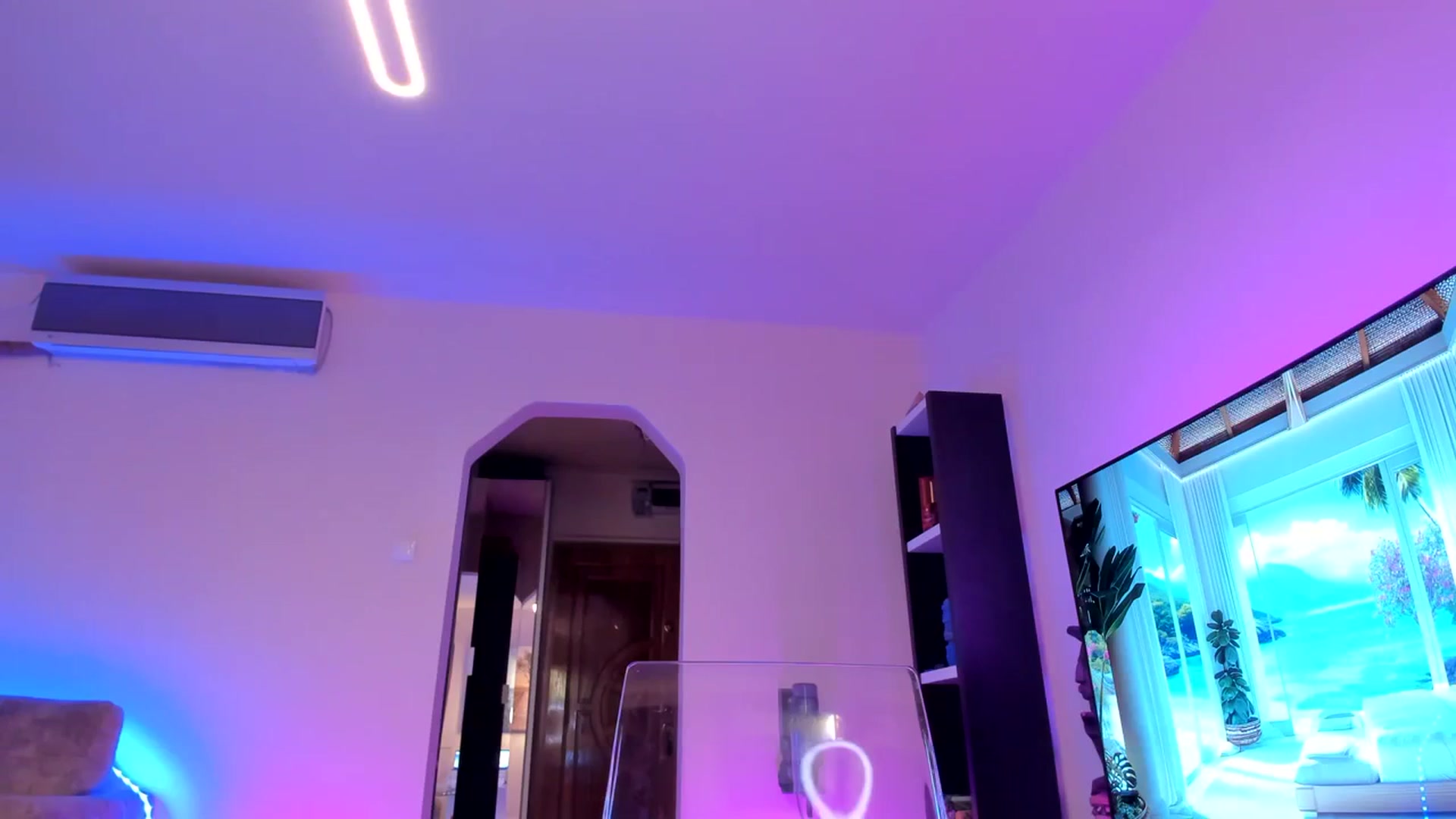 Gallery image thumbnail from Alesia_'s myfreecams stream on, 04/05/2024, 23:23 image 10 of 20