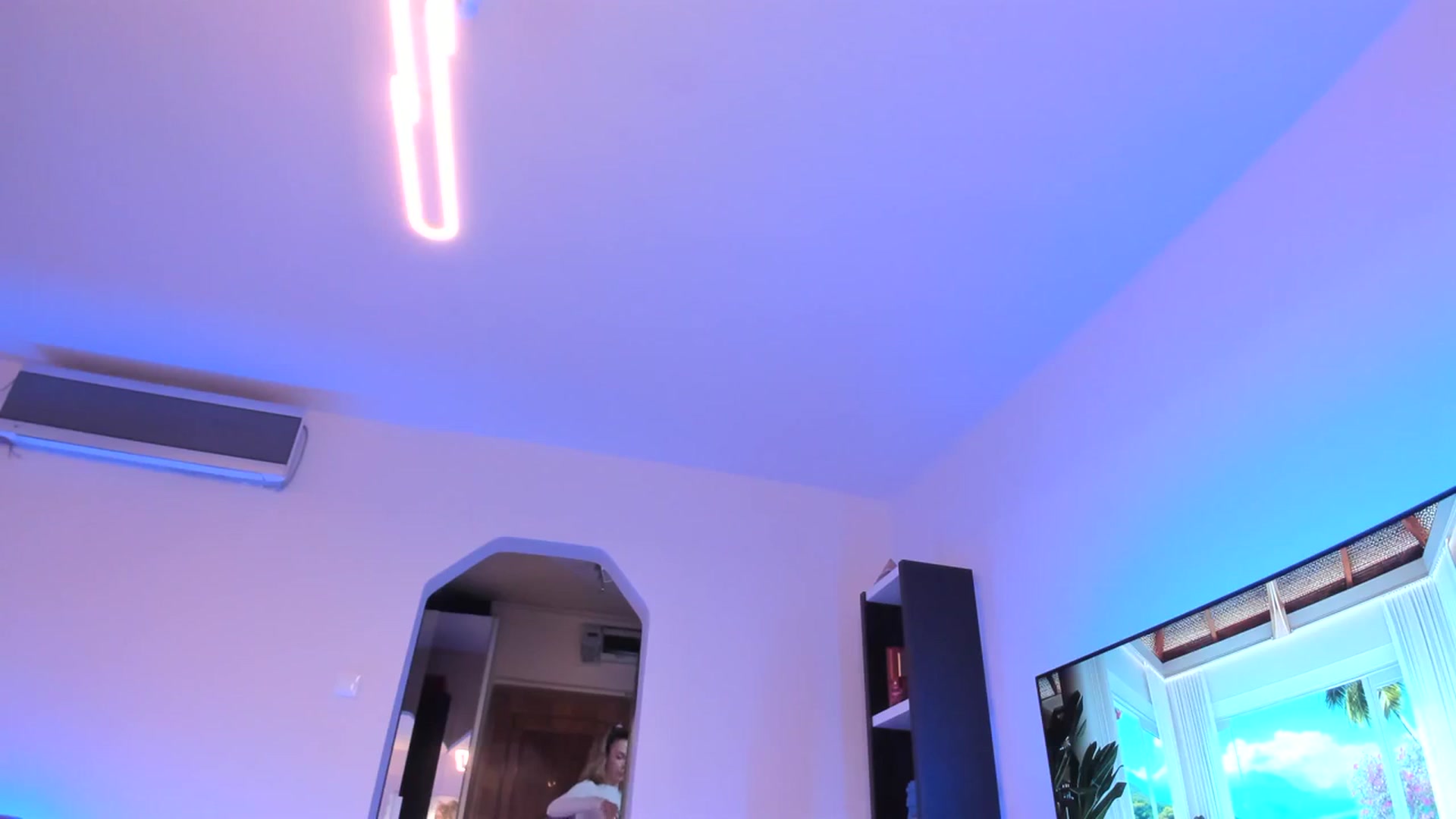 Gallery image thumbnail from Alesia_'s myfreecams stream on, 04/06/2024, 21:52 image 4 of 20