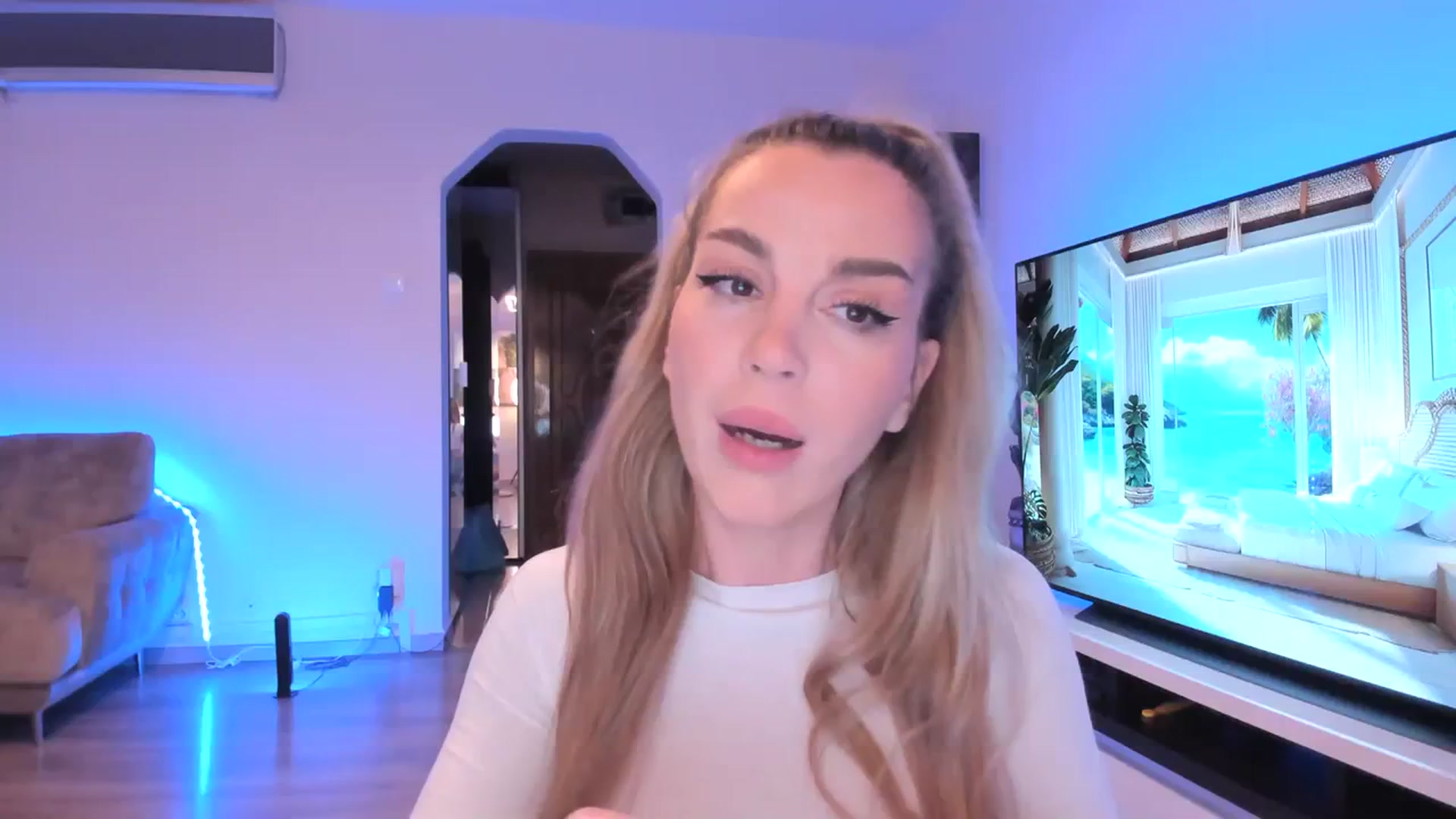 Gallery image thumbnail from Alesia_'s myfreecams stream on, 04/06/2024, 21:52 image 1 of 20