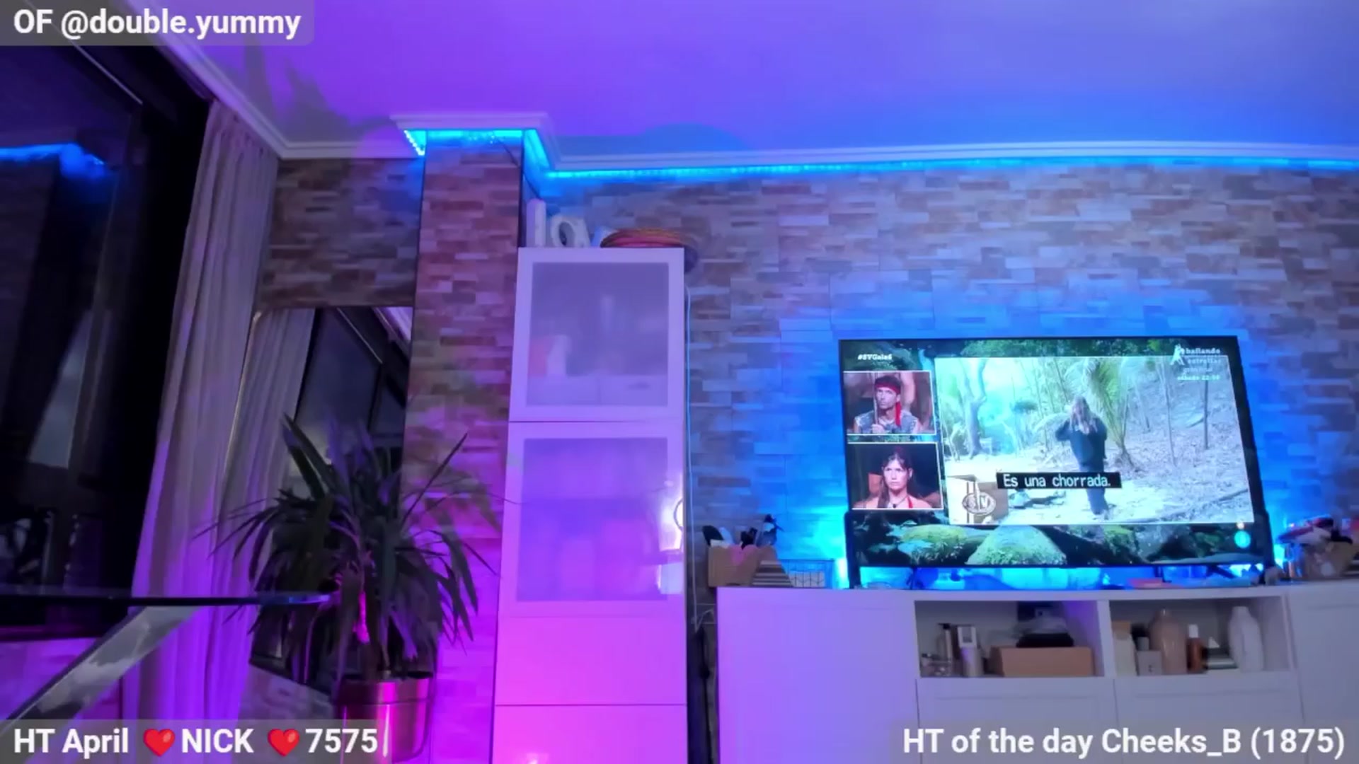Gallery image thumbnail from Alesia_'s myfreecams stream on, 04/11/2024, 23:28 image 4 of 20