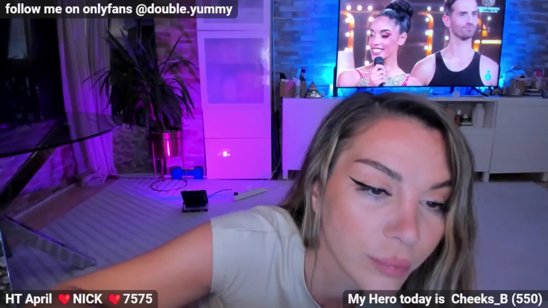 Gallery image thumbnail from Alesia_'s myfreecams stream on, 04/13/2024, 23:25 image 9 of 20