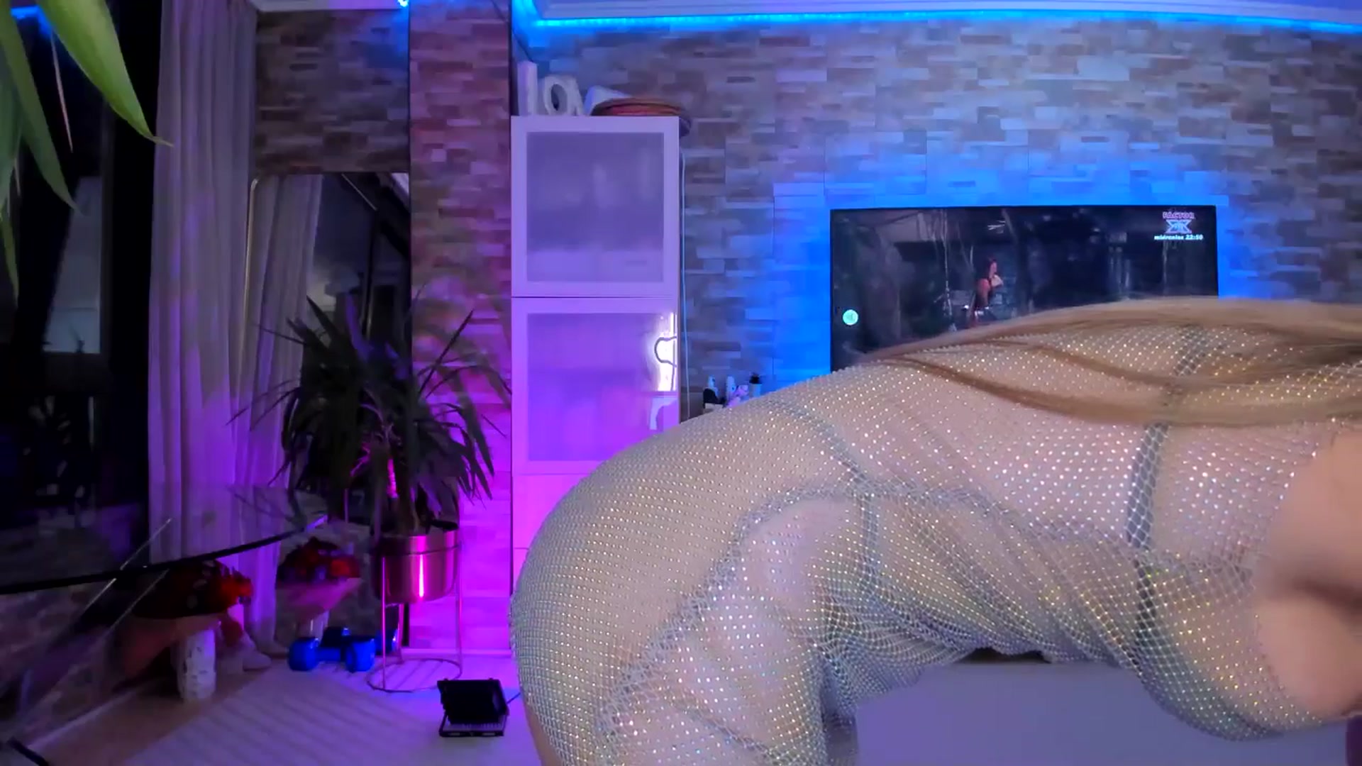 Gallery image thumbnail from Alesia_'s myfreecams stream on, 04/21/2024, 23:03 image 11 of 20