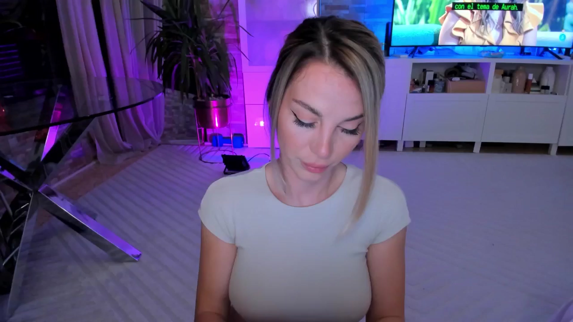 Gallery image thumbnail from Alesia_'s myfreecams stream on, 05/05/2024, 22:51 image 19 of 20