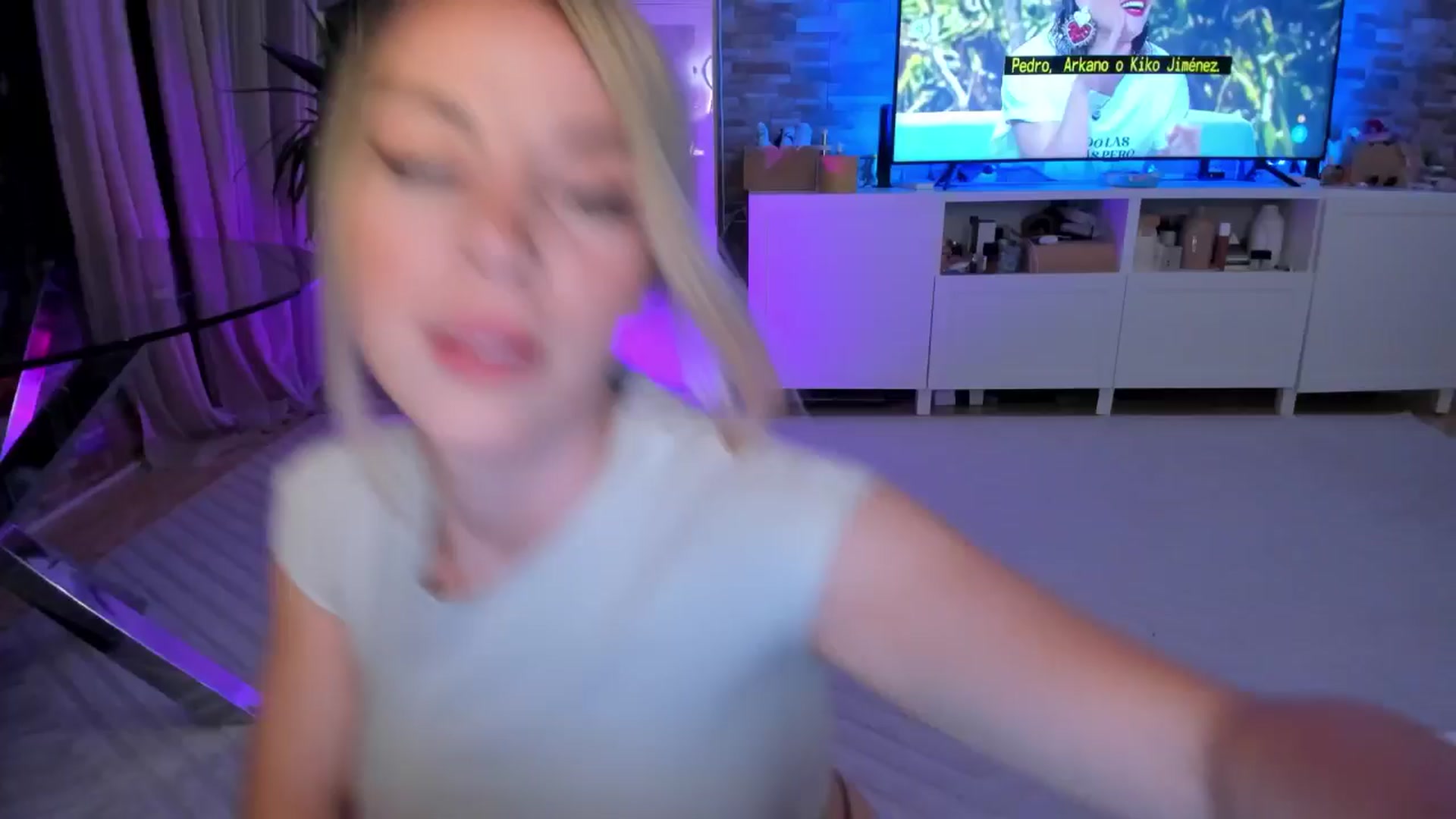 Gallery image thumbnail from Alesia_'s myfreecams stream on, 05/05/2024, 22:51 image 11 of 20