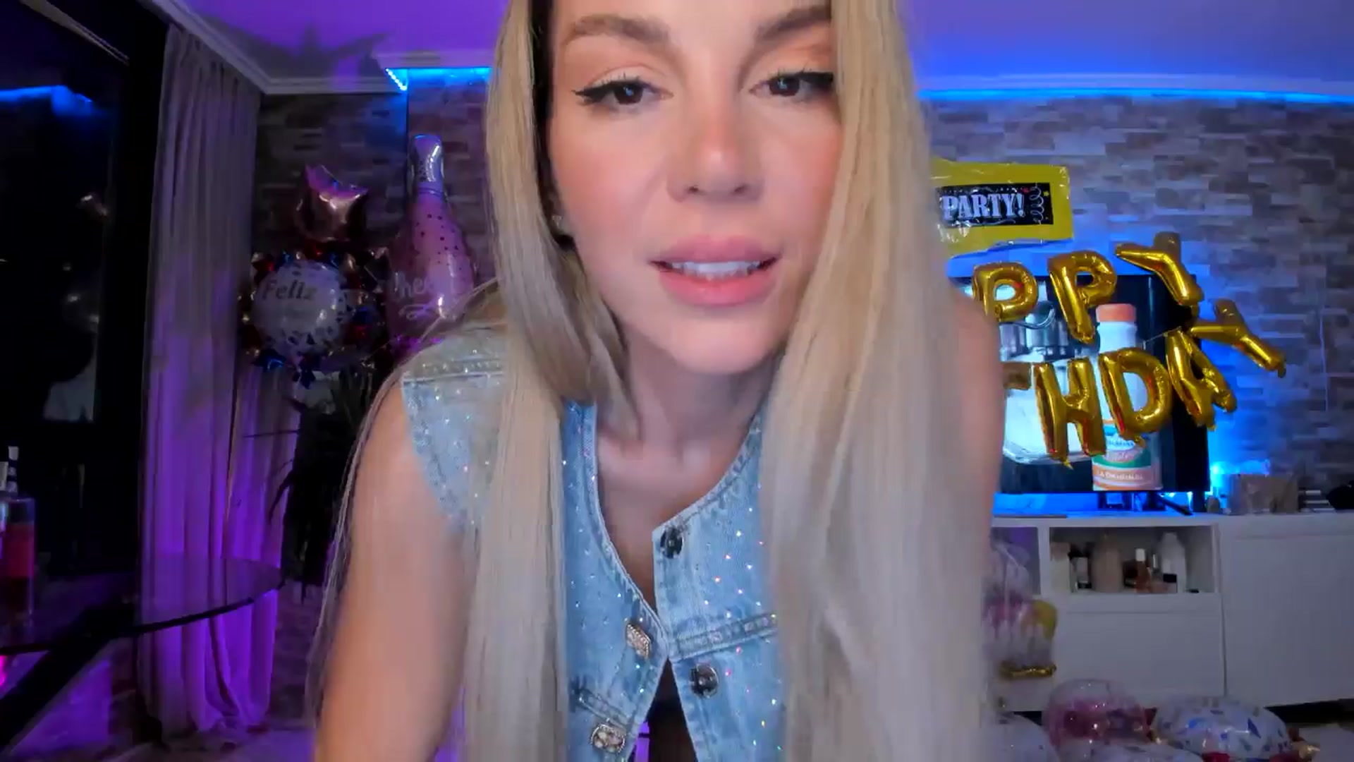 Gallery image thumbnail from Alesia_'s myfreecams stream on, 05/13/2024, 02:33 image 5 of 20