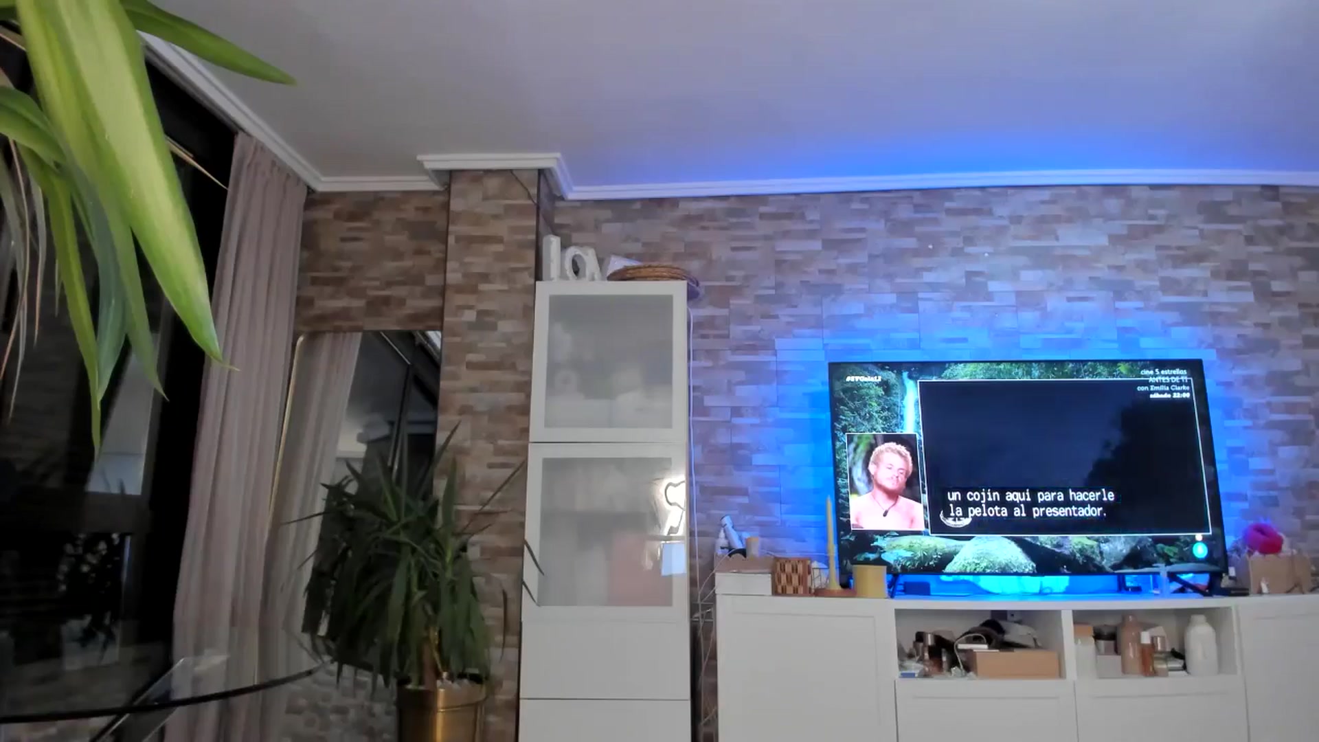 Gallery image thumbnail from Alesia_'s myfreecams stream on, 05/23/2024, 23:13 image 14 of 20