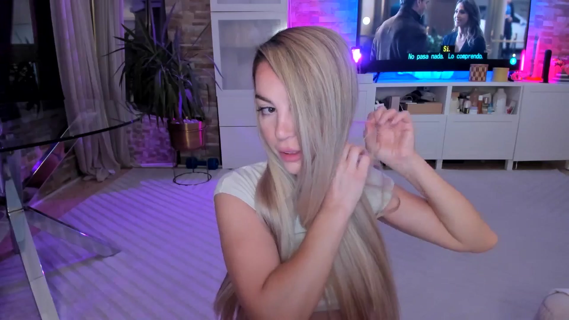 Gallery image thumbnail from Alesia_'s myfreecams stream on, 05/25/2024, 22:34 image 20 of 20
