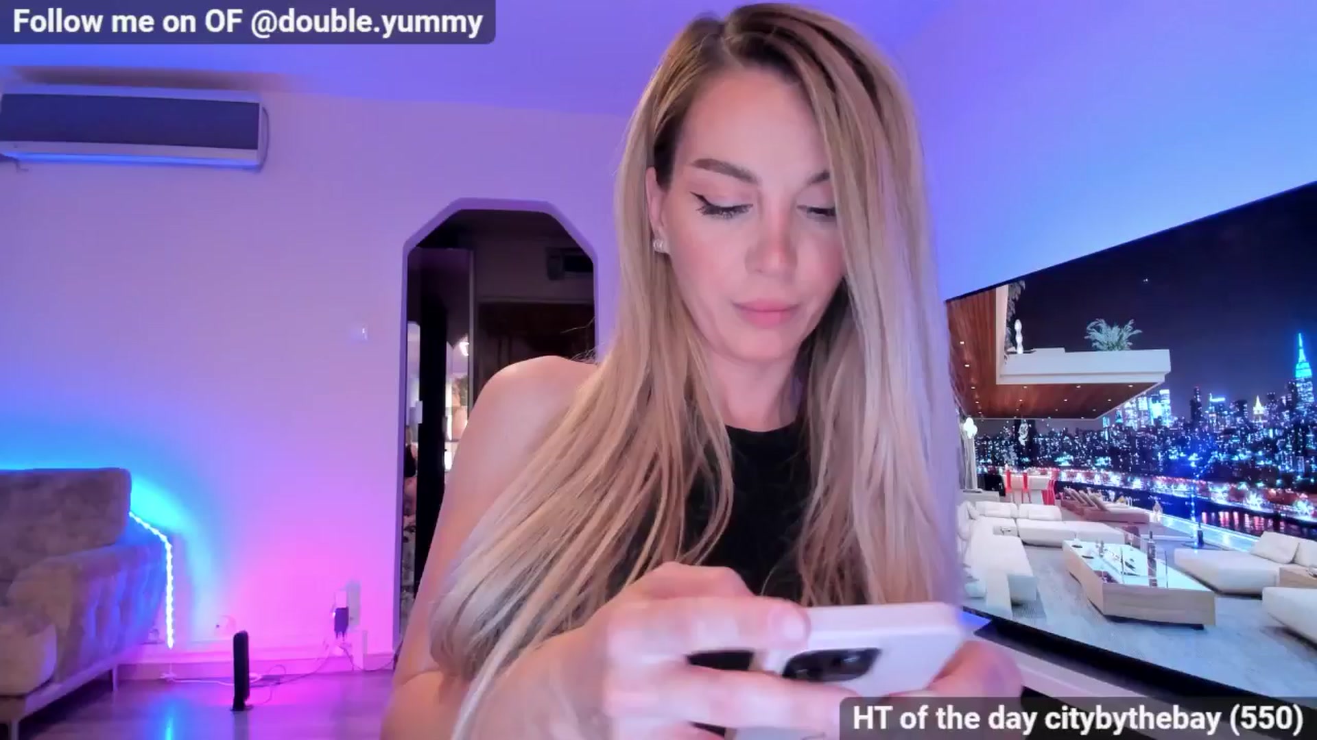 Gallery image thumbnail from Alesia_'s myfreecams stream on, 06/08/2024, 22:03 image 15 of 20