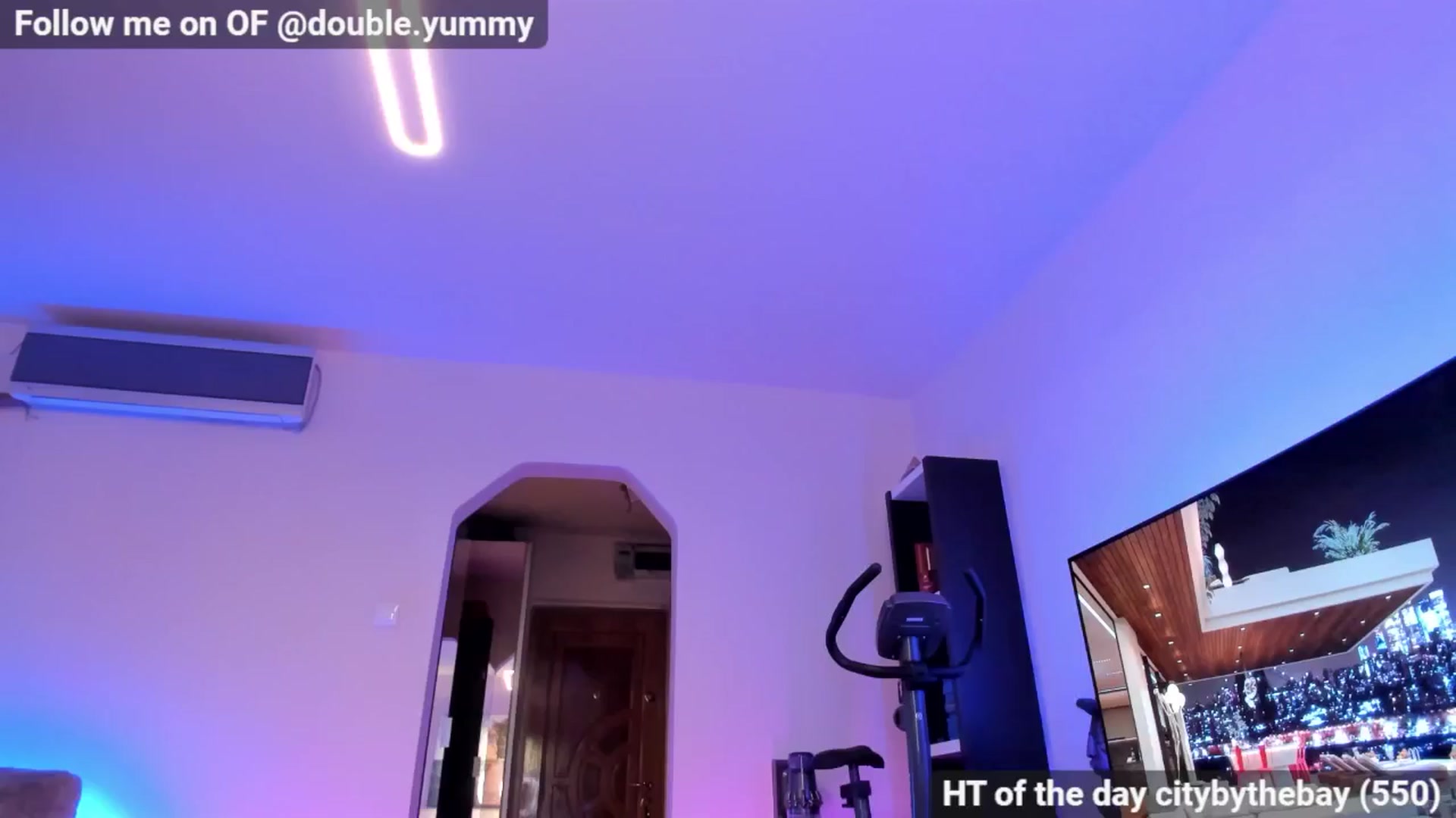Gallery image thumbnail from Alesia_'s myfreecams stream on, 06/08/2024, 22:03 image 6 of 20