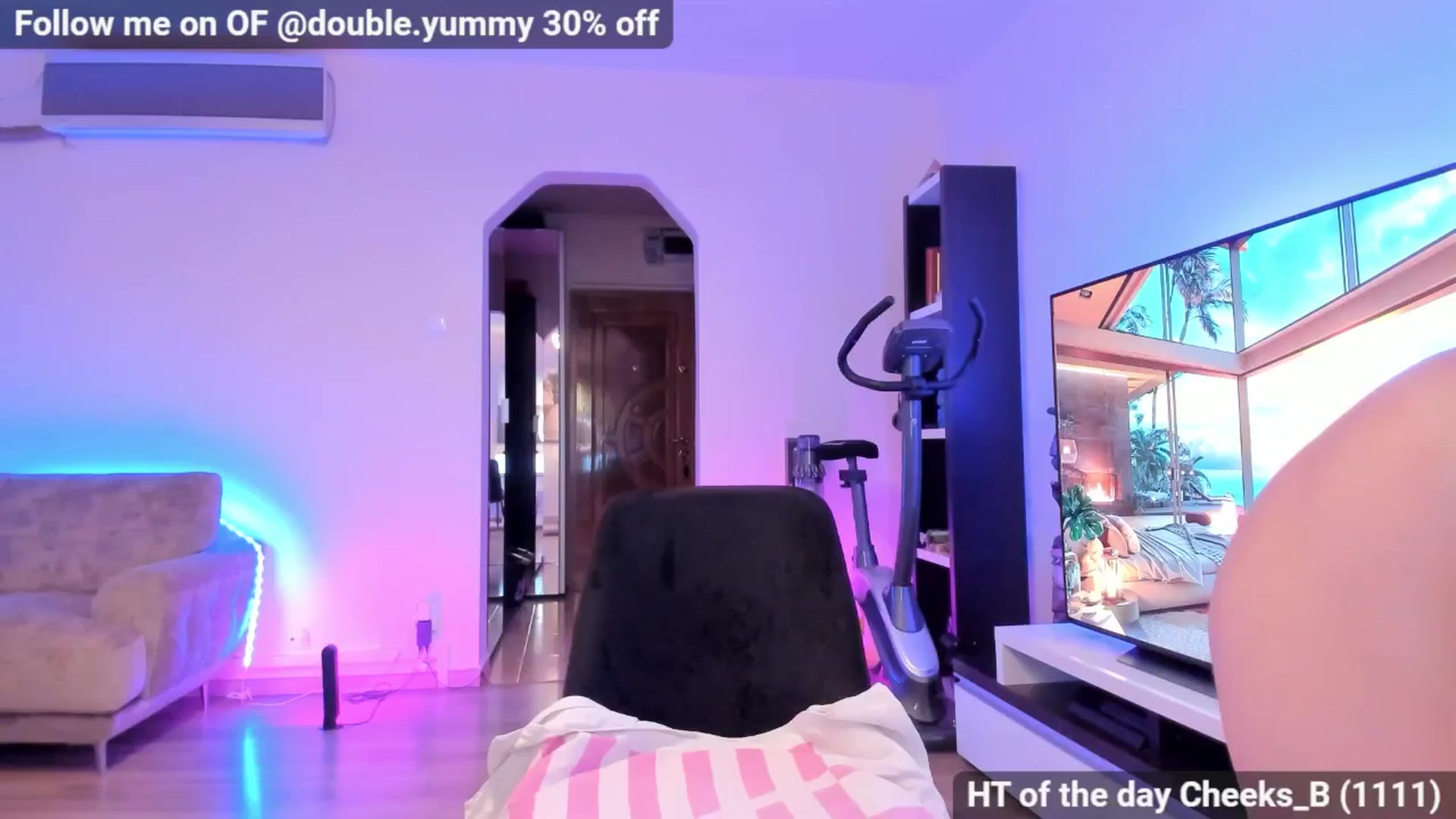 Gallery image thumbnail from Alesia_'s myfreecams stream on, 06/15/2024, 22:04 image 15 of 20