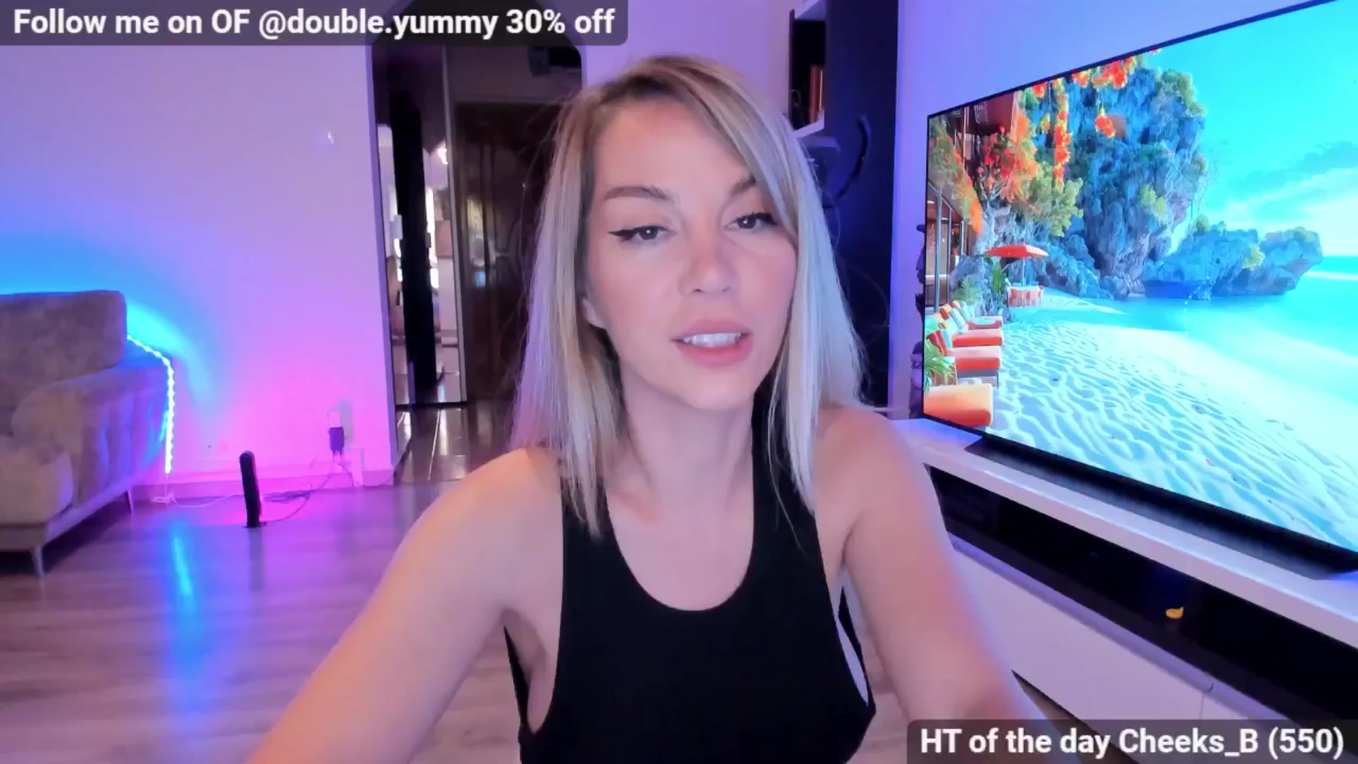 Gallery image thumbnail from Alesia_'s myfreecams stream on, 06/19/2024, 24:10 image 12 of 20