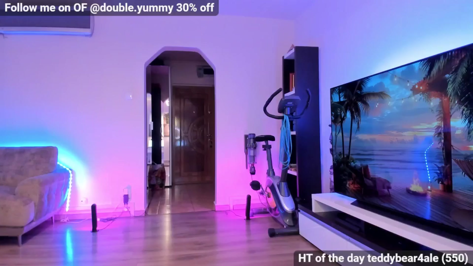 Gallery image thumbnail from Alesia_'s myfreecams stream on, 06/22/2024, 24:26 image 11 of 20