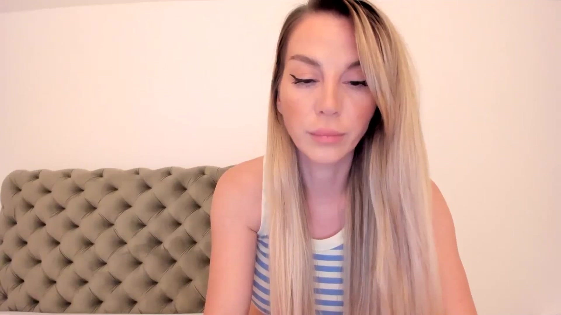 Gallery image thumbnail from Alesia_'s myfreecams stream on, 07/17/2024, 23:38 image 8 of 20