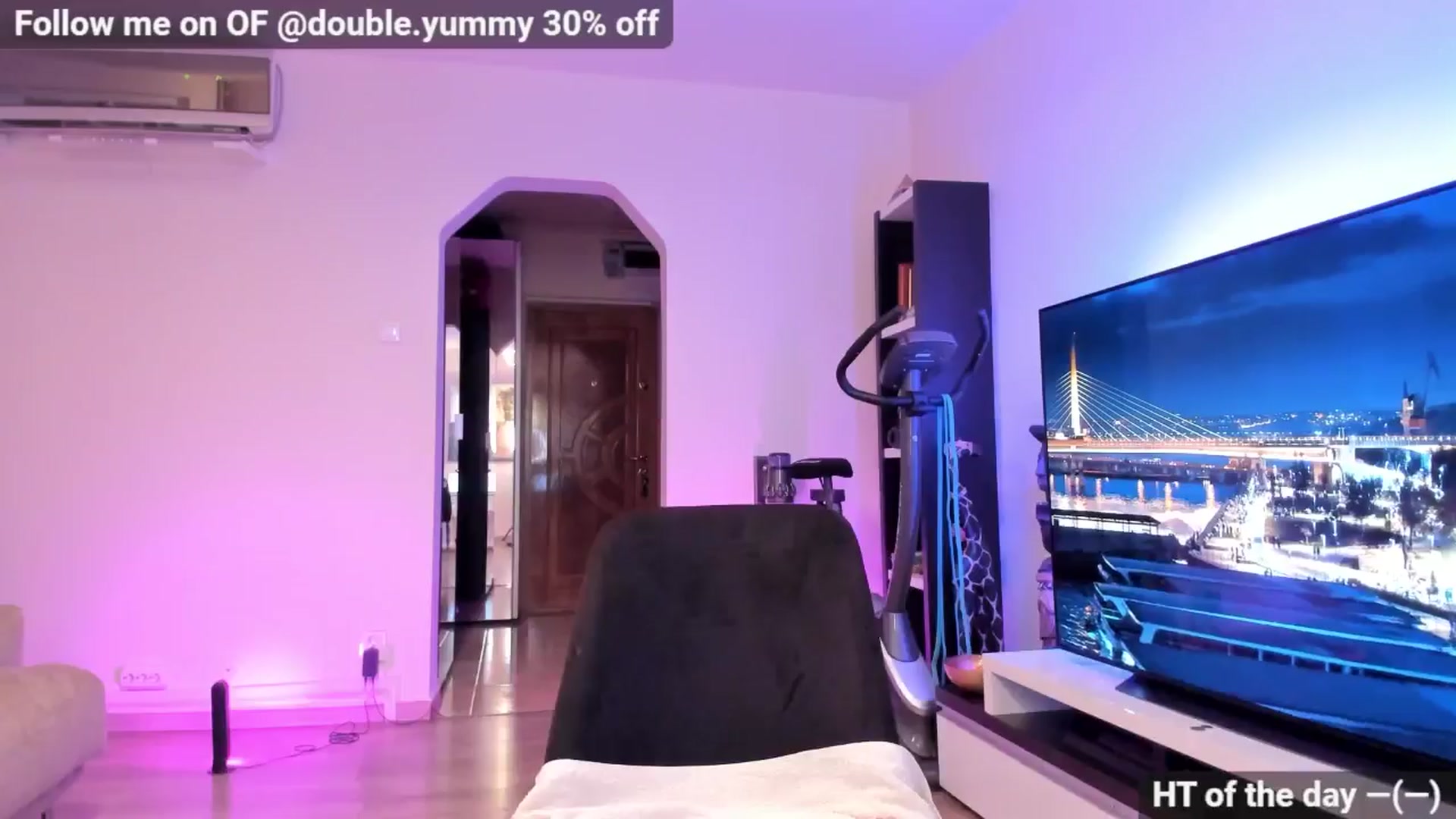 Gallery image thumbnail from Alesia_'s myfreecams stream on, 07/18/2024, 21:57 image 18 of 20