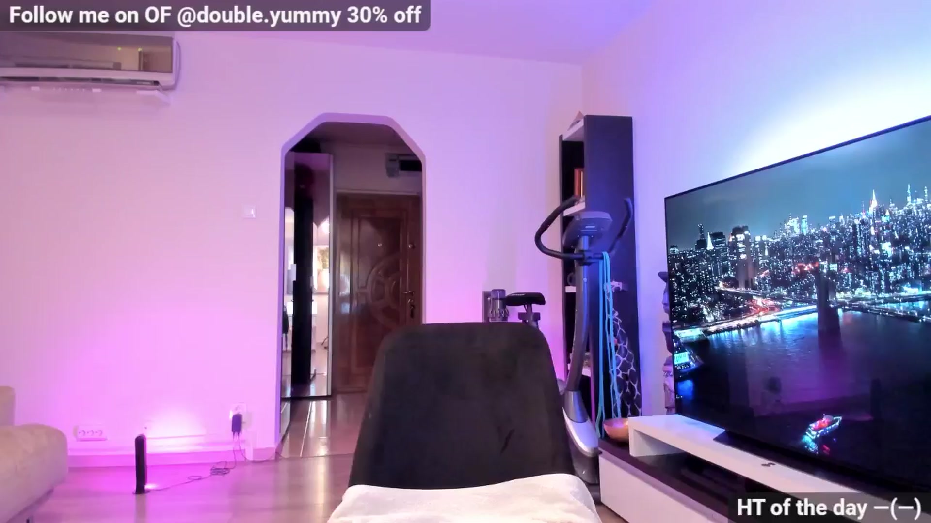 Gallery image thumbnail from Alesia_'s myfreecams stream on, 07/18/2024, 21:57 image 17 of 20