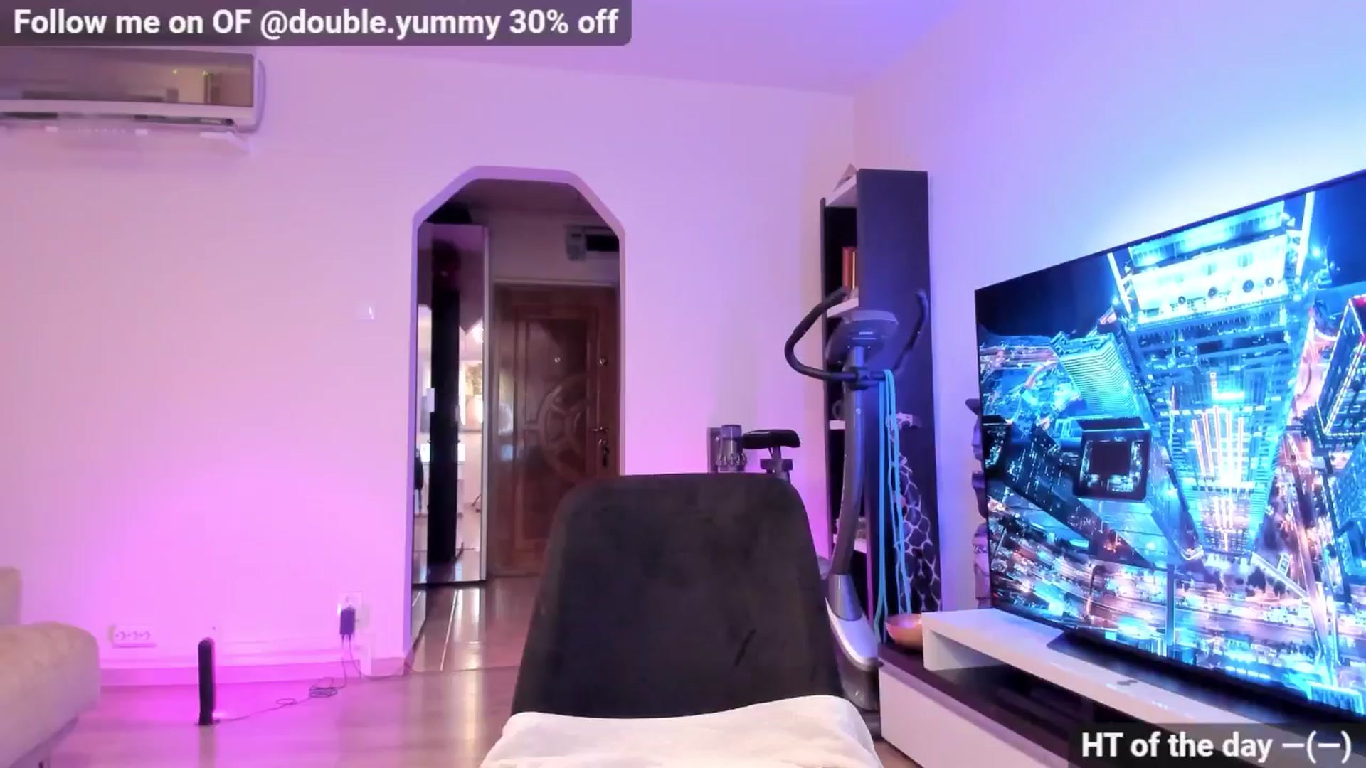 Gallery image thumbnail from Alesia_'s myfreecams stream on, 07/18/2024, 21:57 image 19 of 20