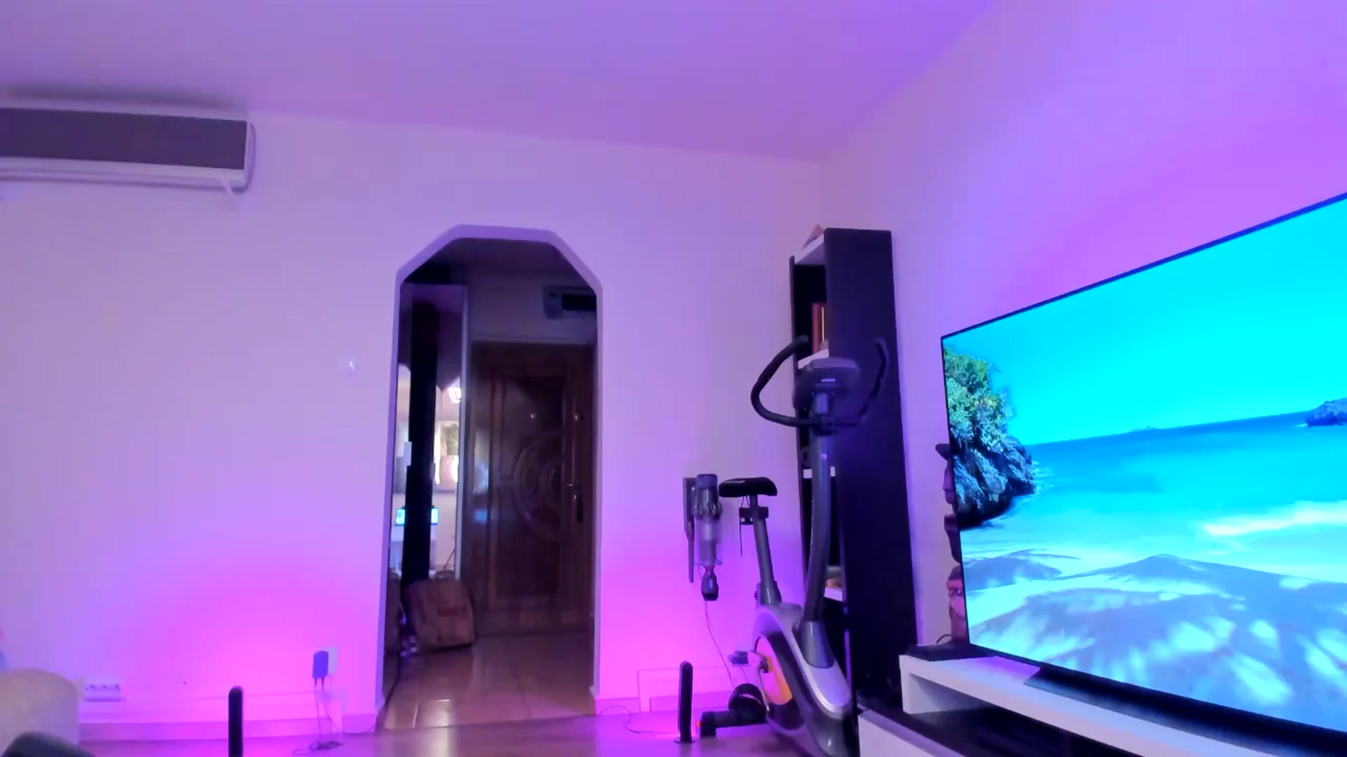 Gallery image thumbnail from Alesia_'s myfreecams stream on, 07/20/2024, 22:39 image 4 of 20